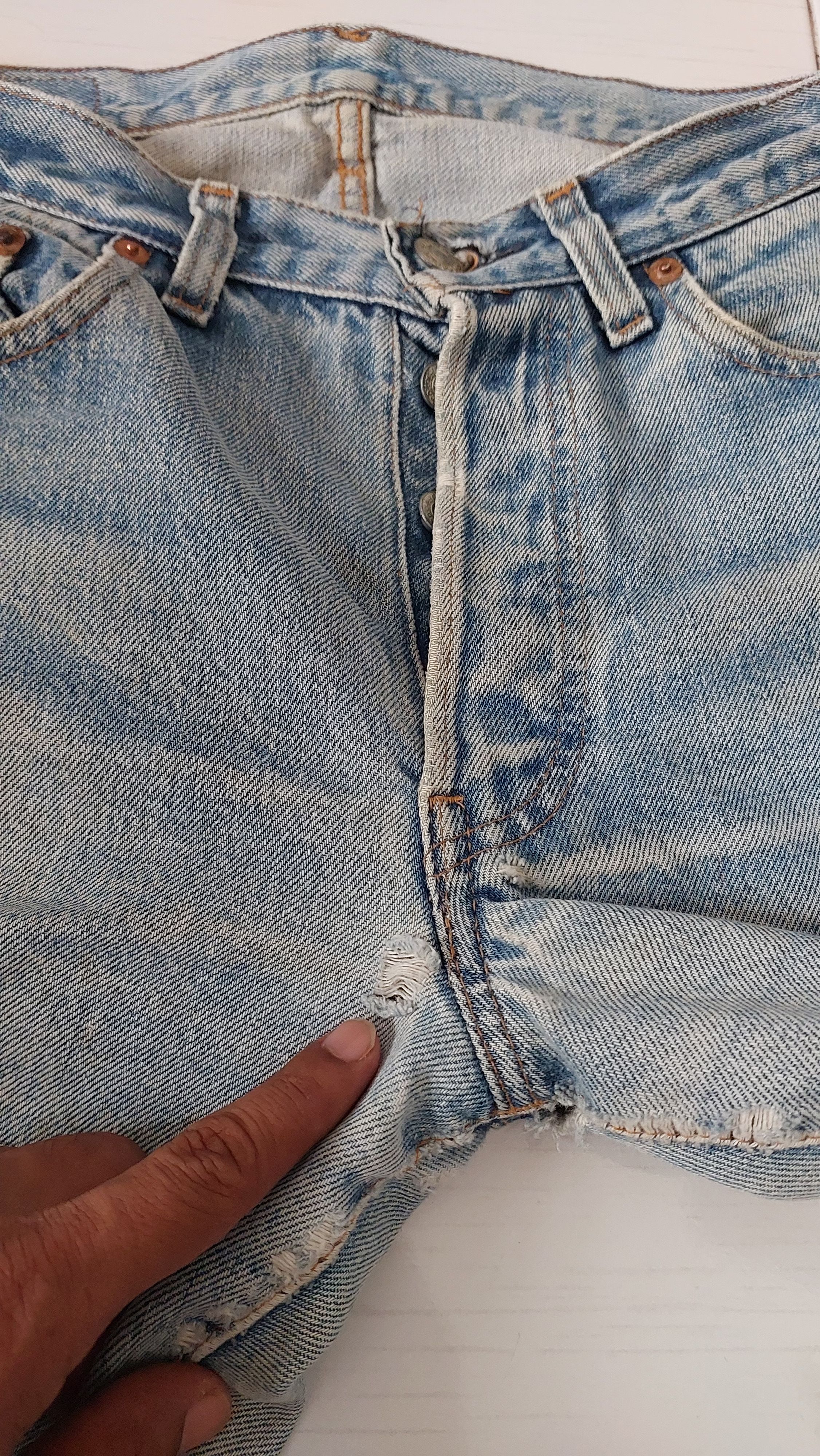 Levi's Vintage Clothing Vintage 80s Levi's 501 Selvedge Distressed Jeans Pant Size US 29 - 13 Thumbnail