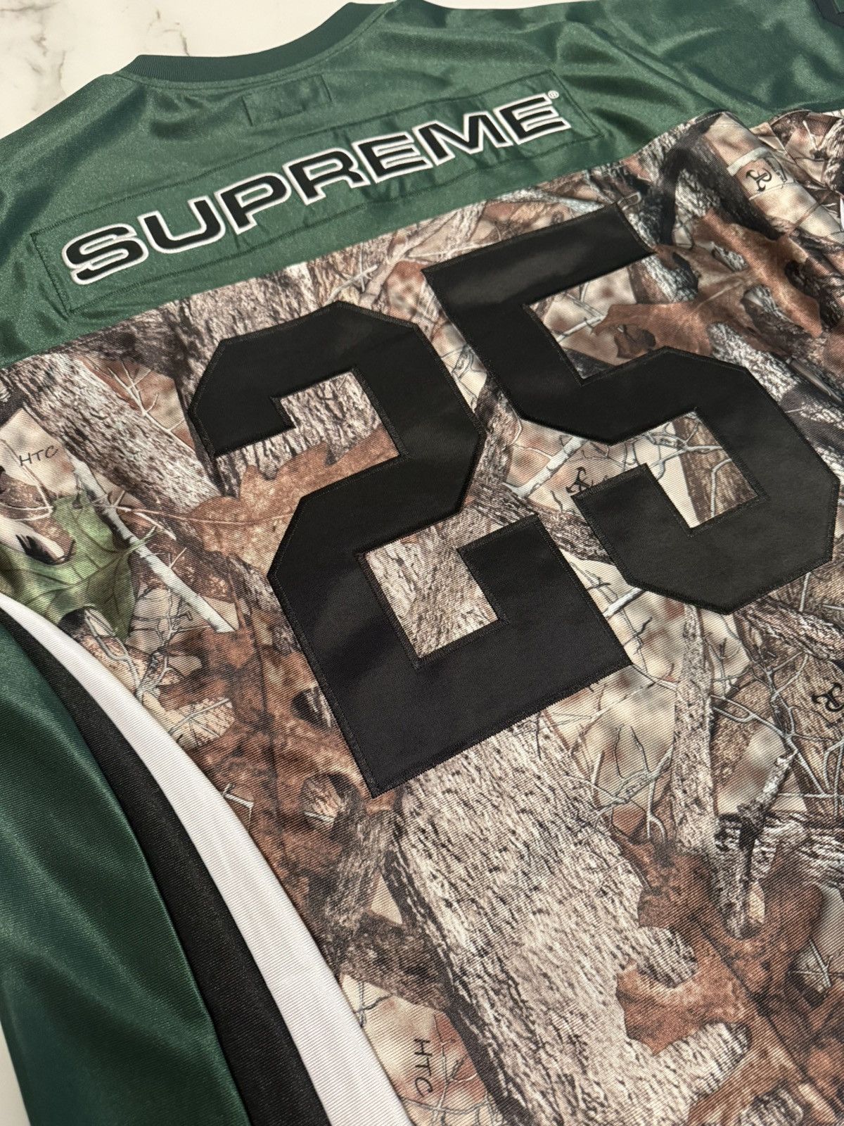 Supreme Supreme breast cancer awareness football jersey Size US M / EU 48-50 / 2 - 5 Thumbnail
