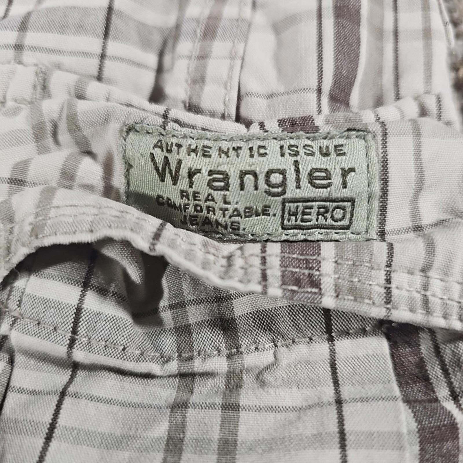 Wrangler Wrangler Authentic Issue HERO Sz 32 Cargo Shorts Size US 32 / EU 48 - 2 Thumbnail