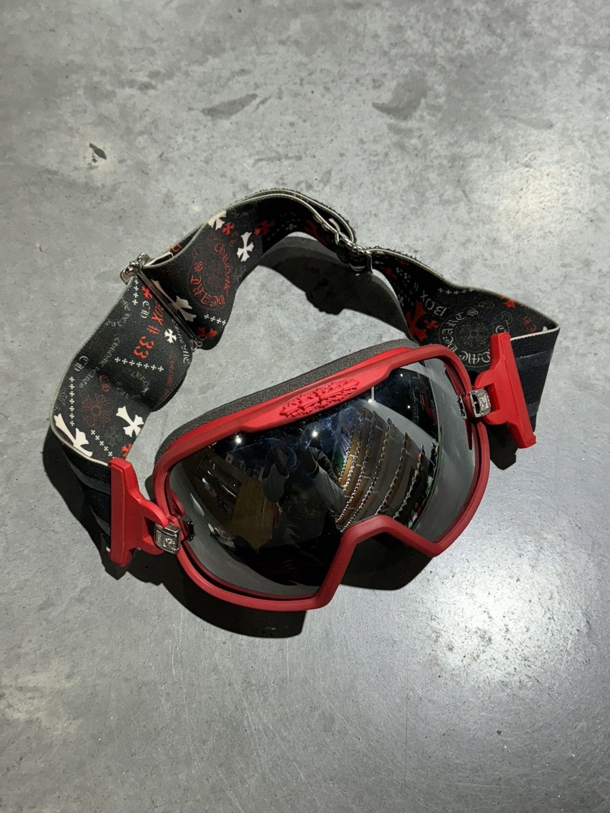 Pre-owned Chrome Hearts Red  Goggles With Hardware