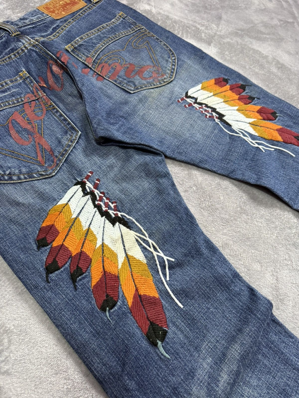 Edwin × Le Grande Bleu (L.G.B.) Gerenimo Japan Feathers Native Embroidered Distressed Jeans Size US 32 / EU 48 - 10 Thumbnail