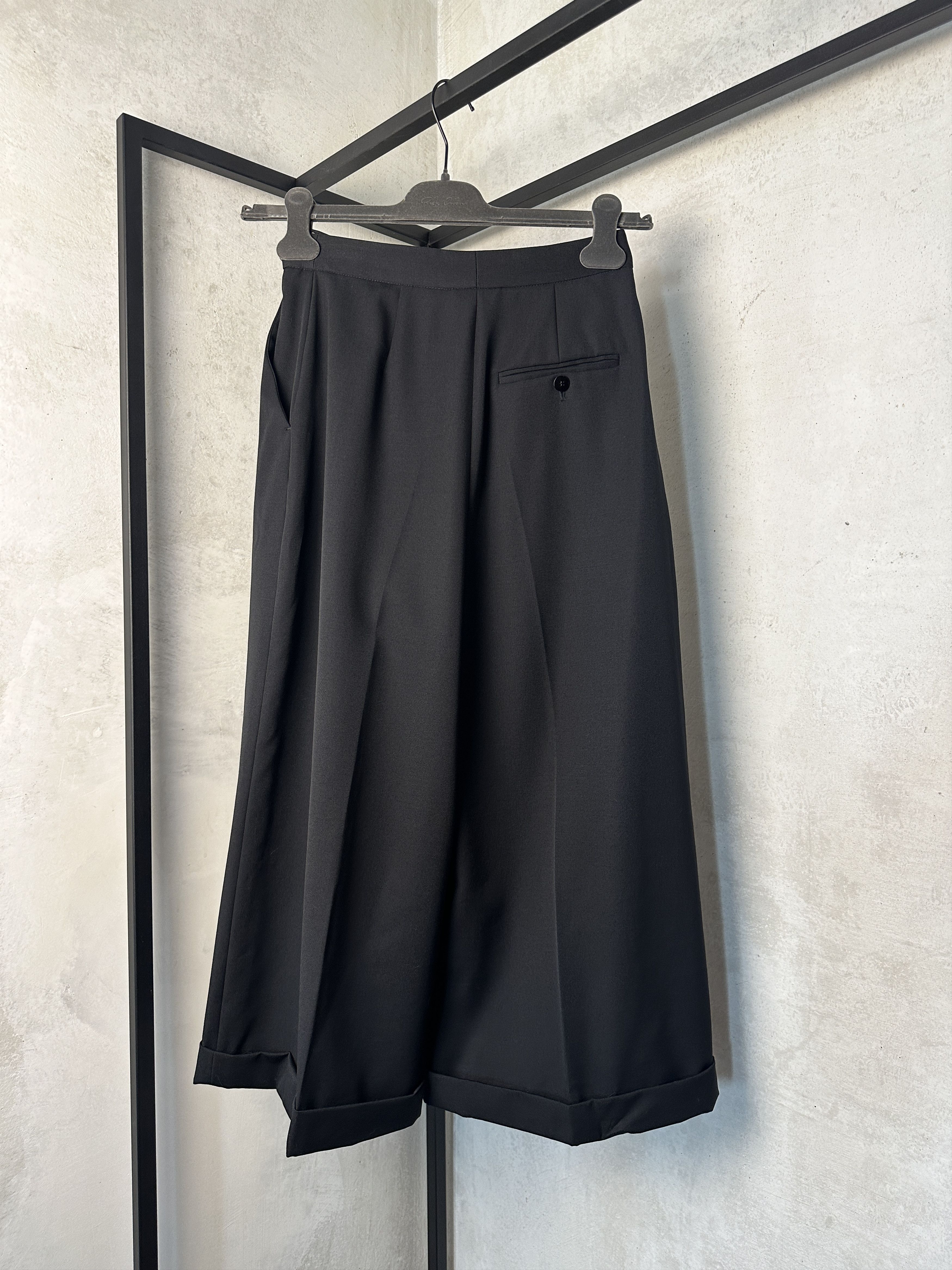 Alexander McQueen Alexander McQueen Black Wool Bermuda Shorts Size 28" / US 6 / IT 42 - 5 Thumbnail