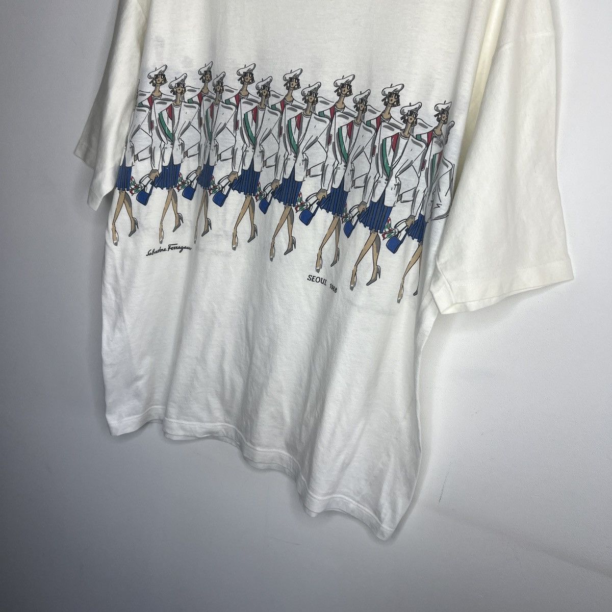 Salvatore Ferragamo × Vintage Vintage SALVATORE FERRAGAMO Seoul 1988 Print T-Shirt Tee Size US M / EU 48-50 / 2 - 3 Thumbnail