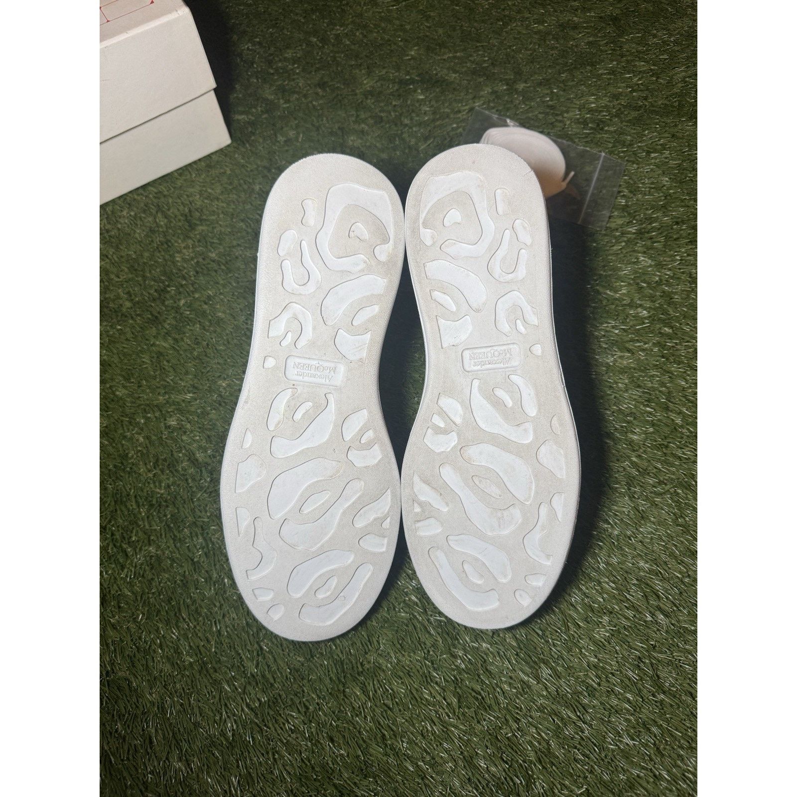 Alexander McQueen Alexander McQueen White Ultramarine Crocodile Size 42EU / 9M Size US 9 / EU 42 - 5 Thumbnail