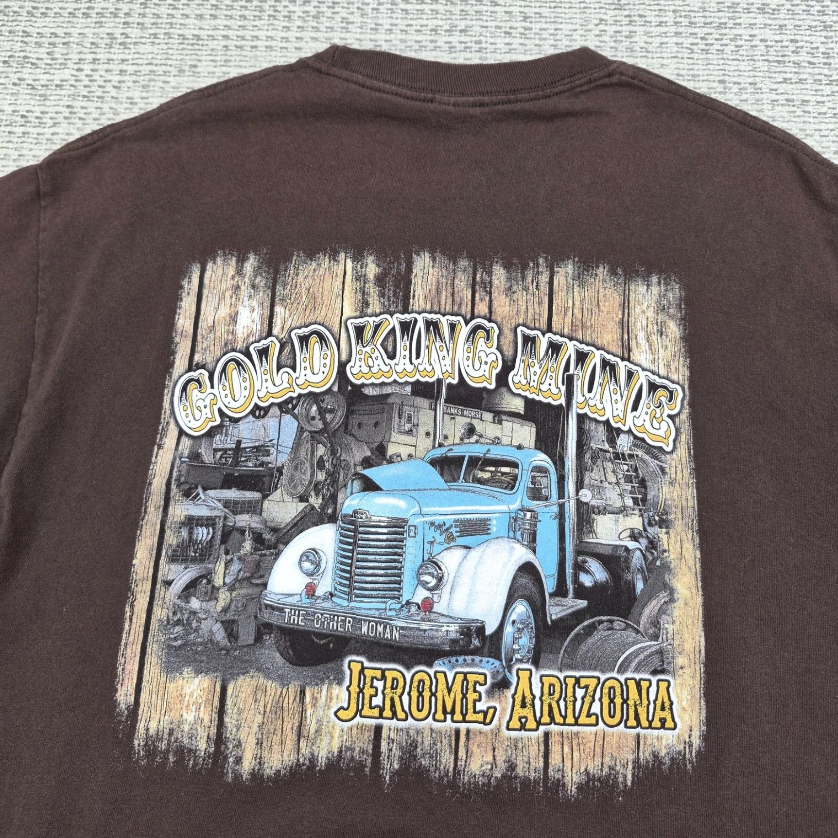Gildan Gildan Gold King Mine Shirt Mens Large Brown Jerome Arizona Truck Graphic Tee Shirt Mens L Brown Graphic Tee USA Souvenir blue Truck 90s? Size US L / EU 52-54 / 3 - 2 Thumbnail