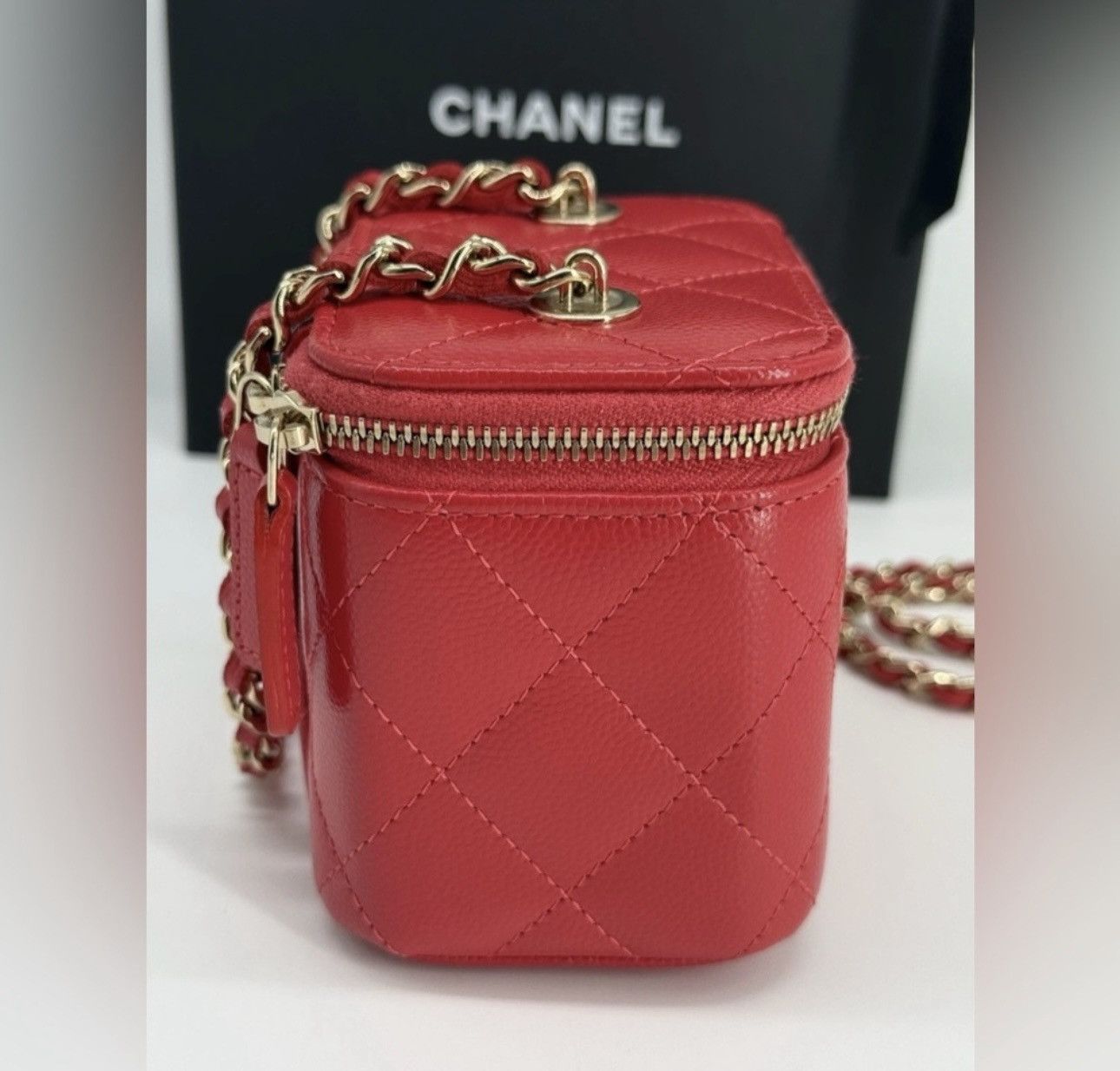 Chanel CHANEL Caviar Quilted Mini Vanity Case With Chain Red Size ONE SIZE - 4 Thumbnail