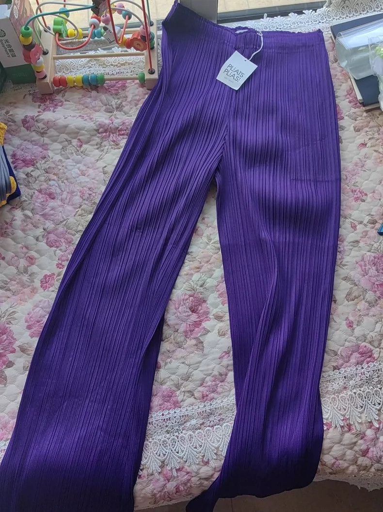 Issey Miyake Issey Miyake size:3 Purple pleated trousers Size 22" - 1 Thumbnail