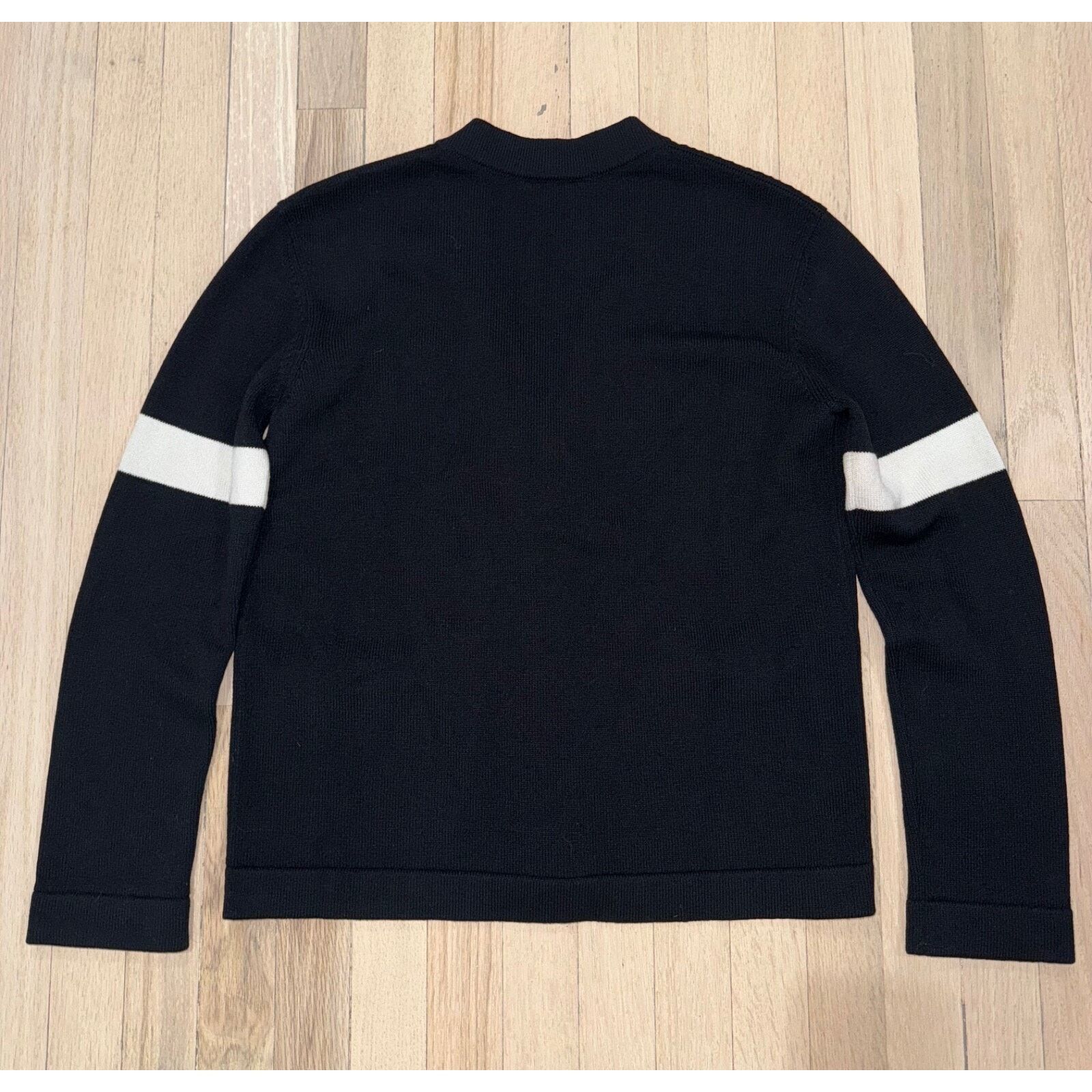 Chanel Chanel 20K Black Cashmere White Gold CC Logo Long Sleeve Size XS / US 0-2 / IT 36-38 - 12 Thumbnail