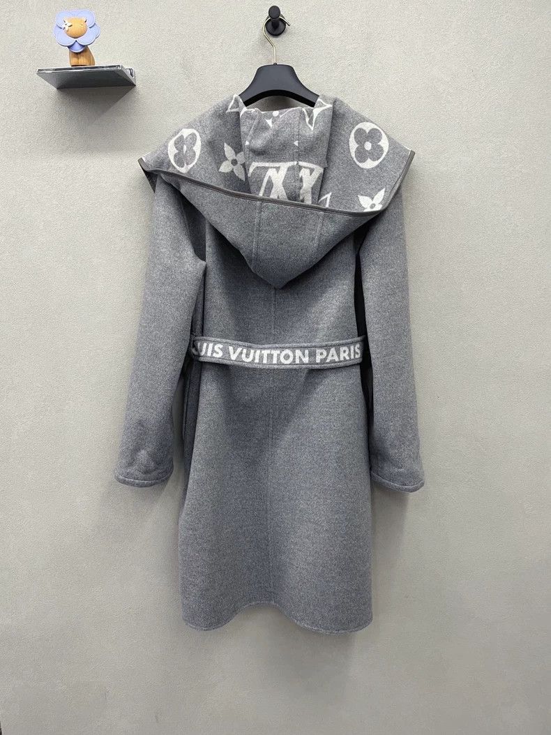 Louis Vuitton Louis Vuitton Logo Belt Reversible Hooded Wrap Coat 2504-Ne Size M / US 6-8 / IT 42-44 - 2 Thumbnail