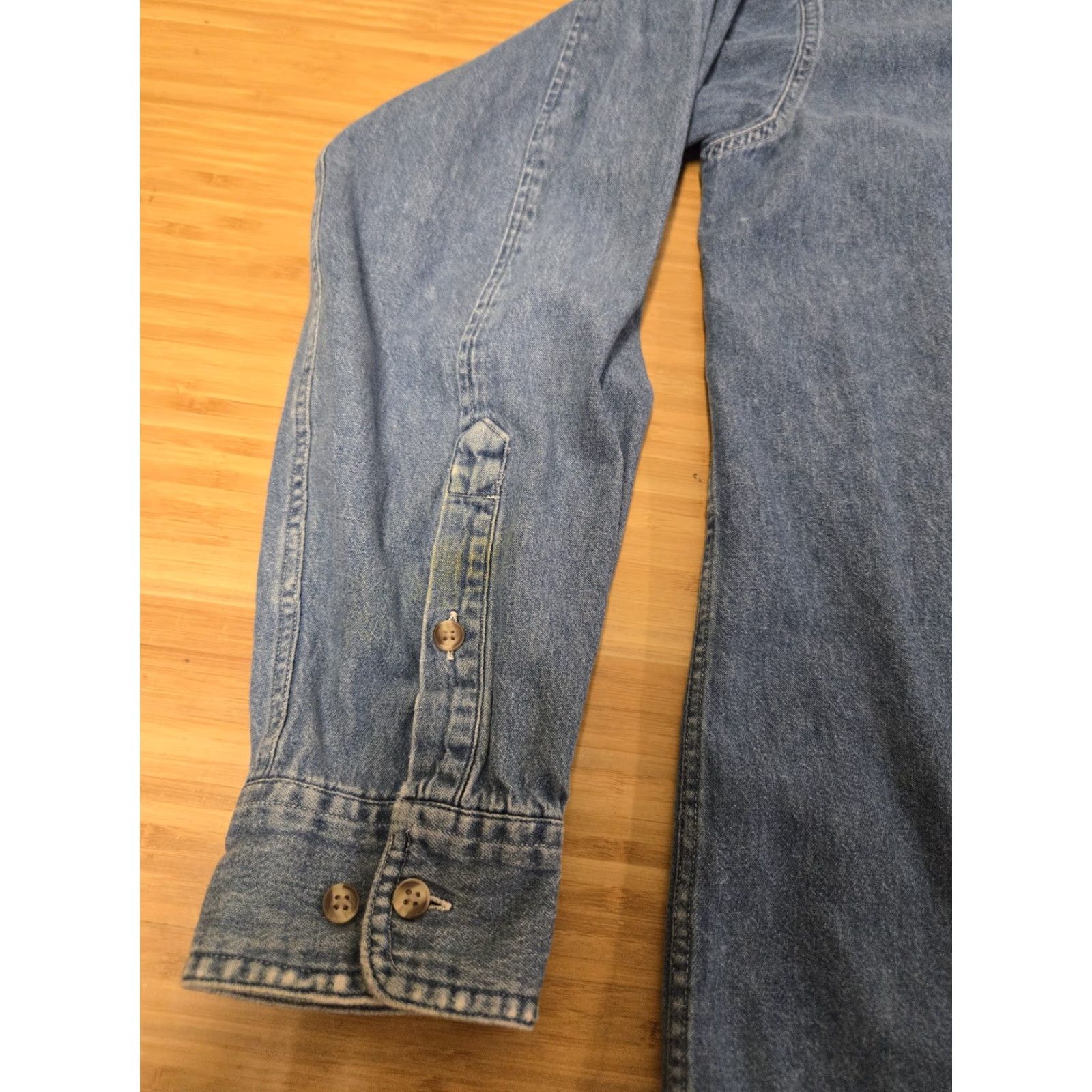 Vintage VINTAGE Looney Tunes Denim Shirt Mens XL Blue Embroidered Cartoon Characters 90s Size US XL / EU 56 / 4 - 3 Thumbnail
