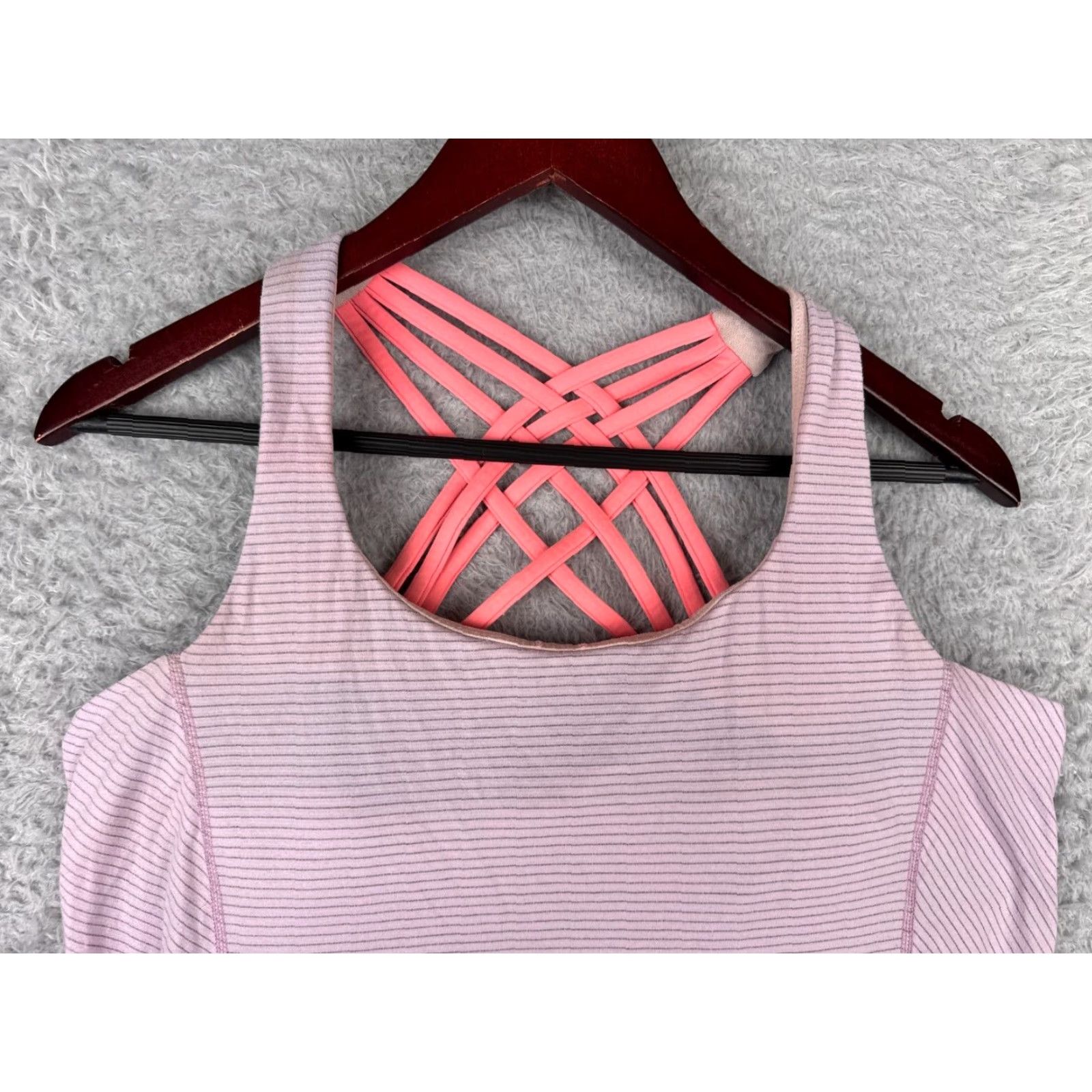 Lululemon Lululemon Shirt Women 6 Pink Wild Tank Bra Seriously Light Luon Yoga Gym W1I80S Size M / US 6-8 / IT 42-44 - 4 Thumbnail