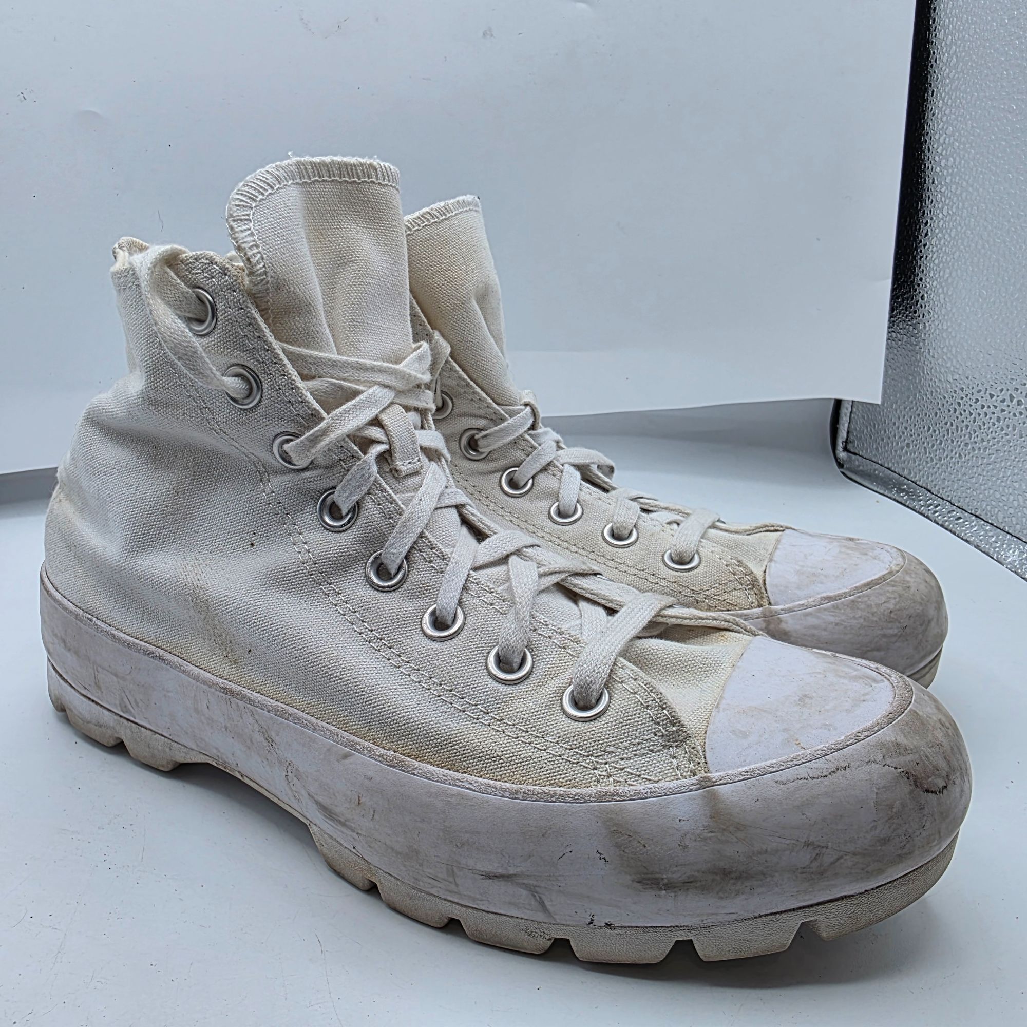 Converse Converse Chuck Taylor All Star Lugged Hi Womens 10 Triple Wh Size US 10 / IT 40 - 1 Thumbnail