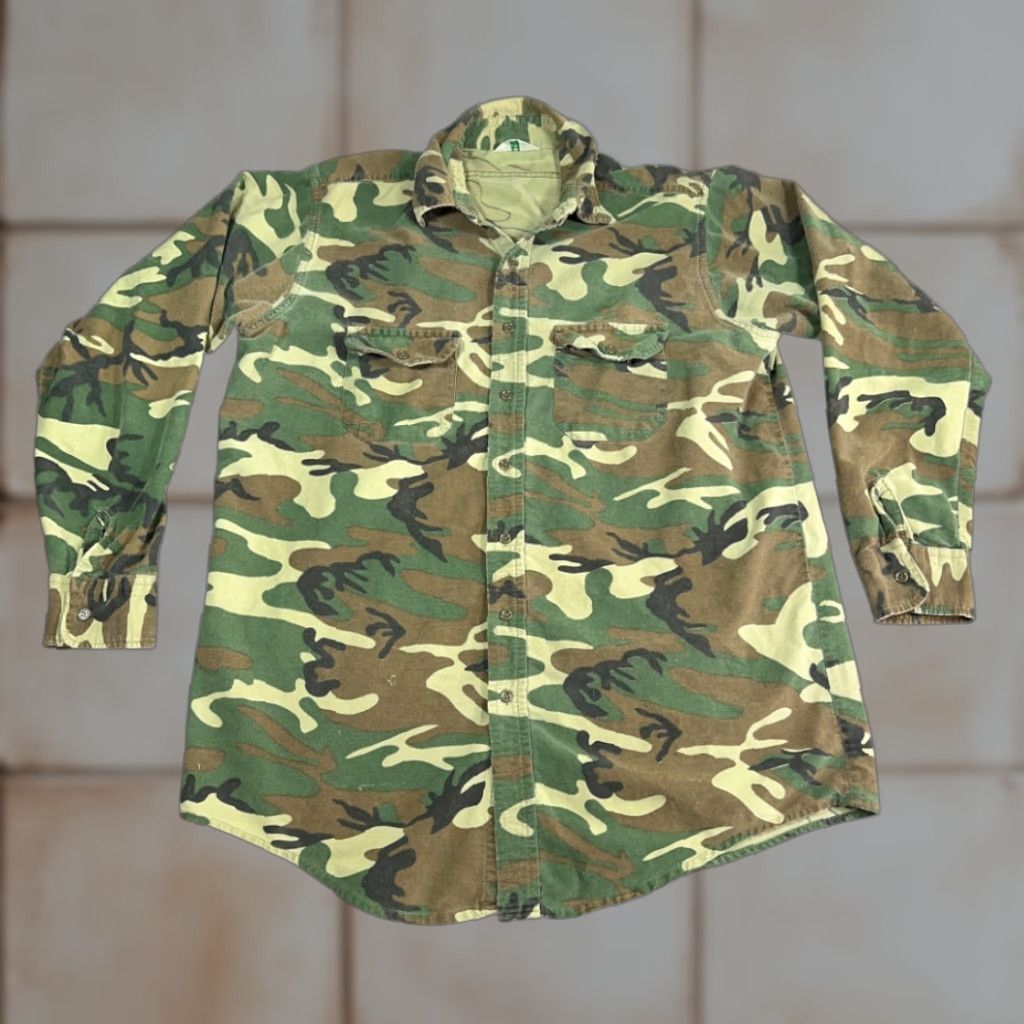 Vintage VINTAGE Arctic Camouflage Shirt Adult Large Green Brown Woodland Flannel 80s Button-Up with Pockets Mens Size US L / EU 52-54 / 3 - 1 Thumbnail
