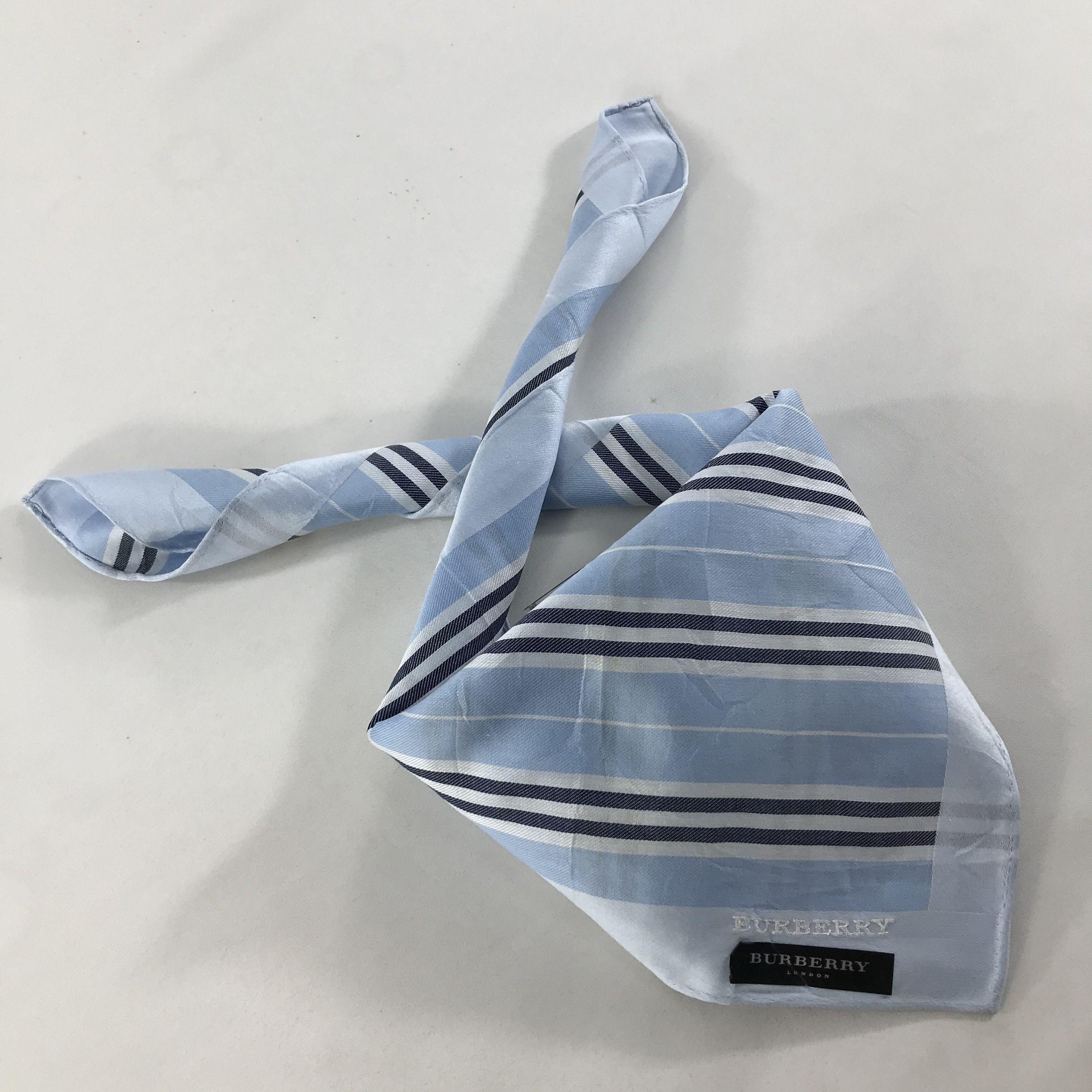 Burberry × Vintage Burberry Bandana / Handkerchief / Neckerchief - S1610 Size ONE SIZE - 4 Thumbnail