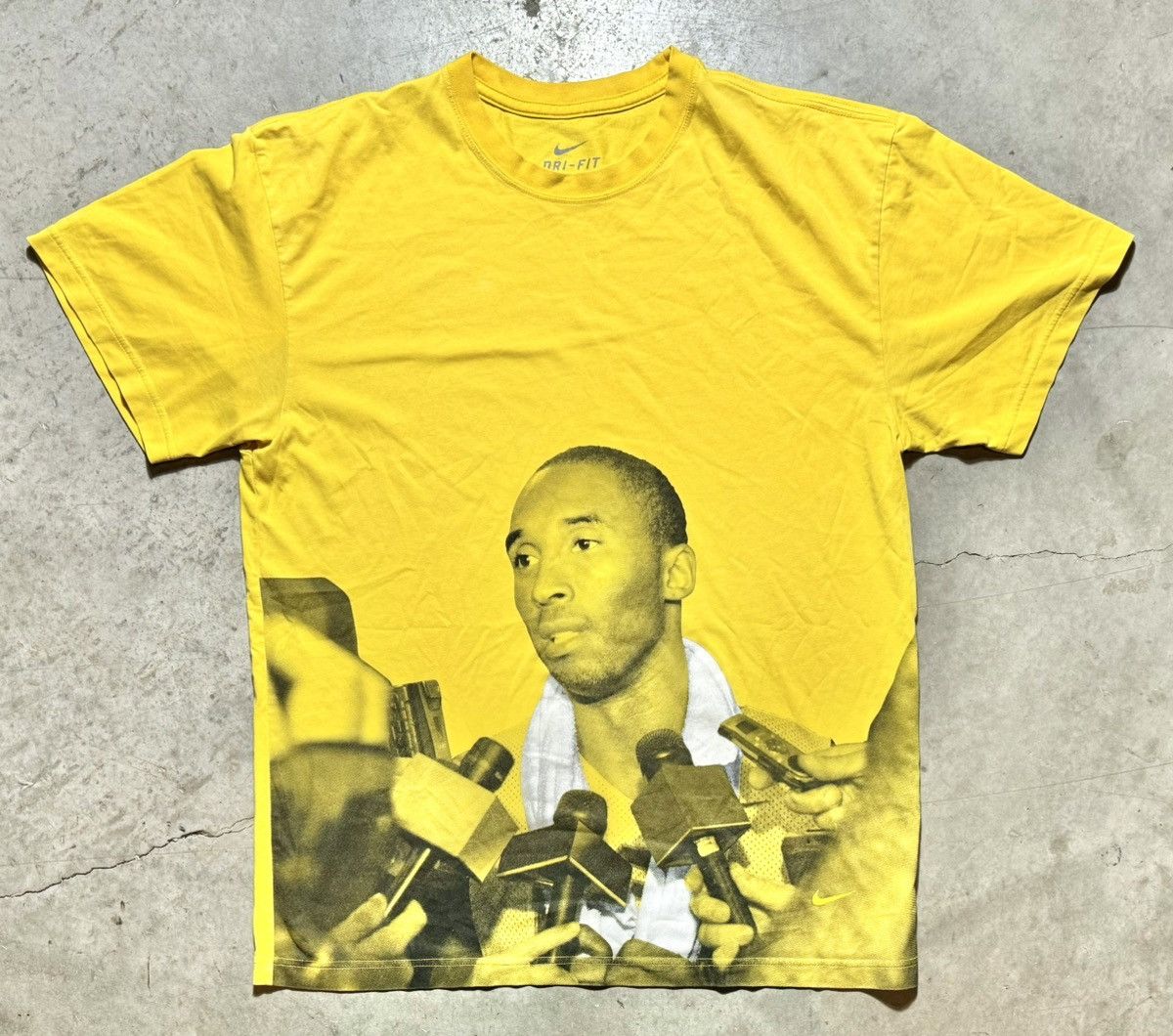 Nike × Vintage Nike Kobe Bryant Post Game Interview shirt size L Size US L / EU 52-54 / 3 - 1 Thumbnail
