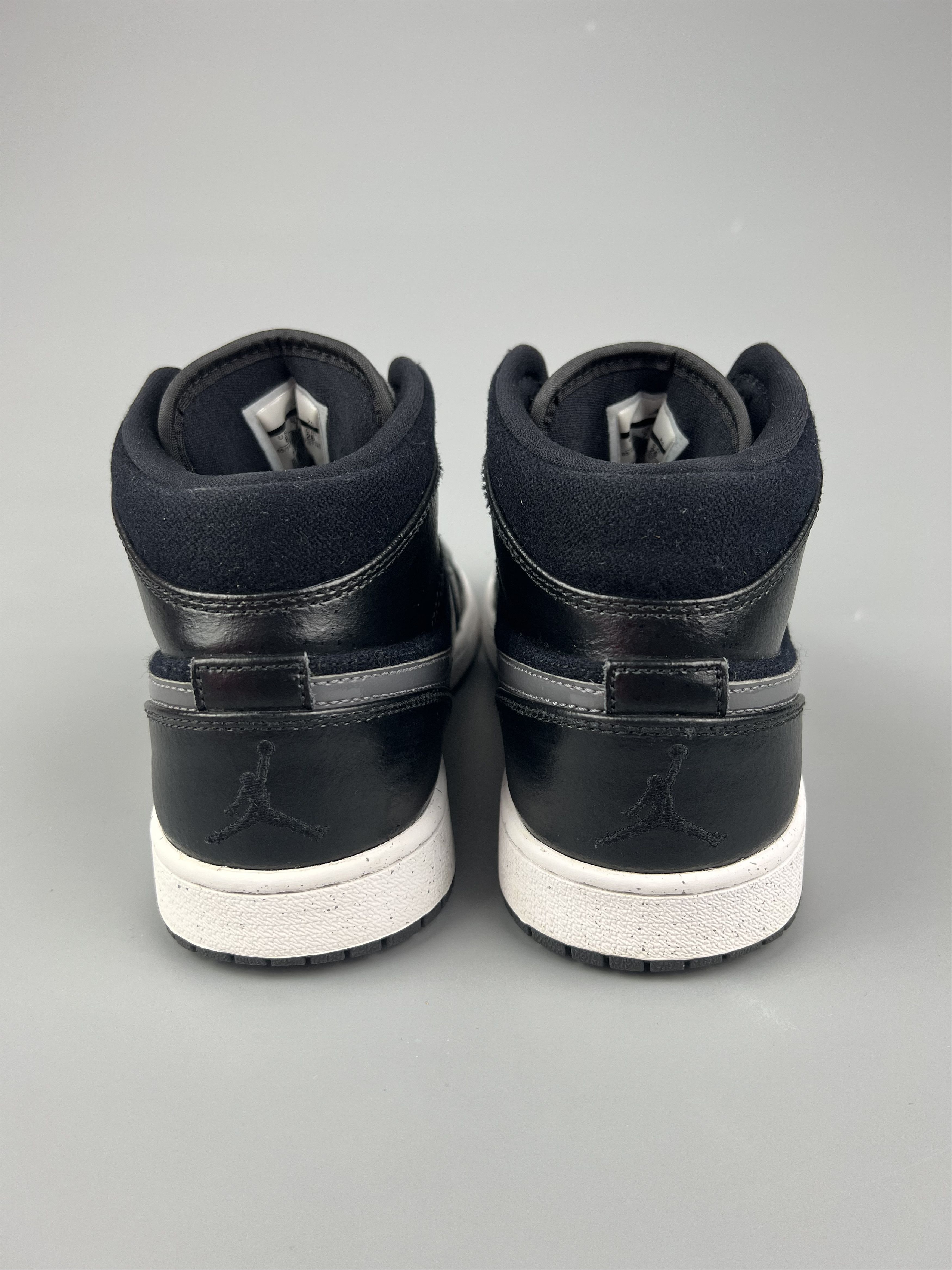 Jordan Brand 2016 Jordan 1 High Top Basketball Shoes Size US 8 / EU 41 - 3 Thumbnail