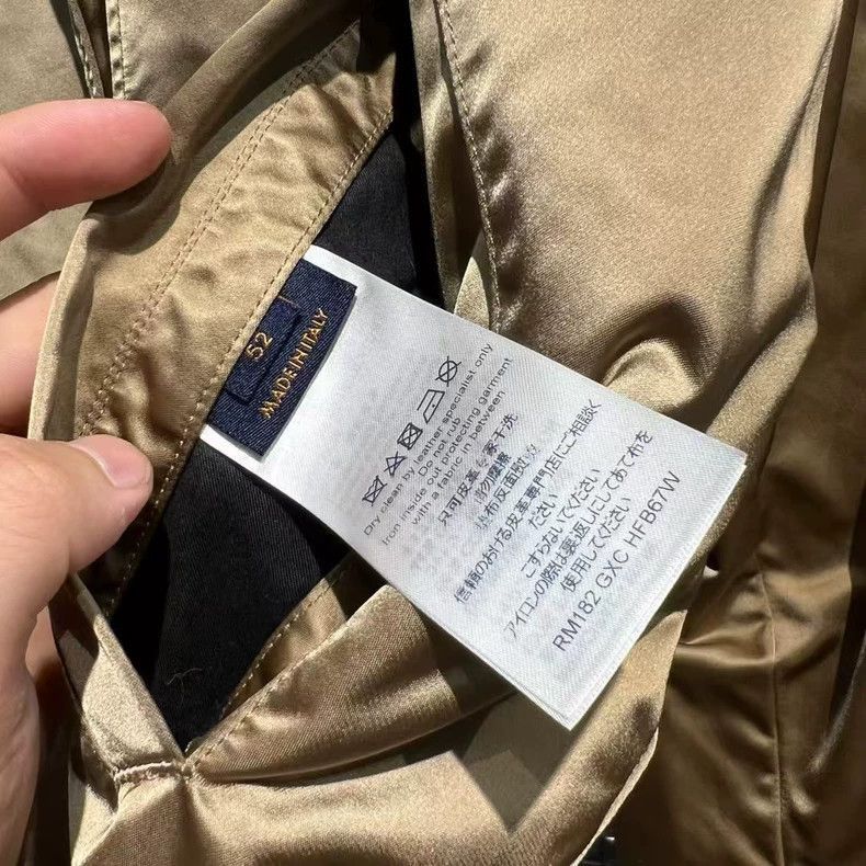 Louis Vuitton Louis Vuitton Gold Embroidered Letter Bomber Jacket Size US L / EU 52-54 / 3 - 4 Thumbnail