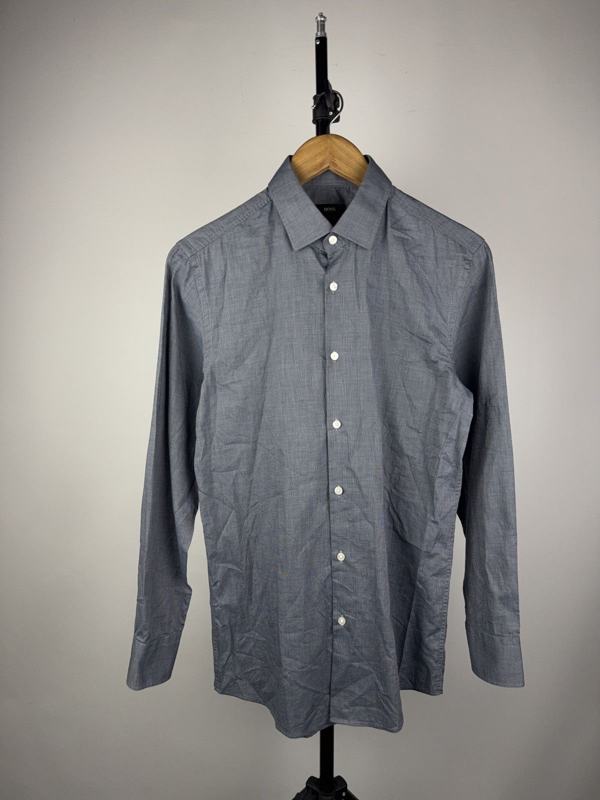 Hugo Boss Luxury Designer Hugo Boss Sharp Fit long sleeve Shirt Size US S / EU 44-46 / 1 - 1 Thumbnail