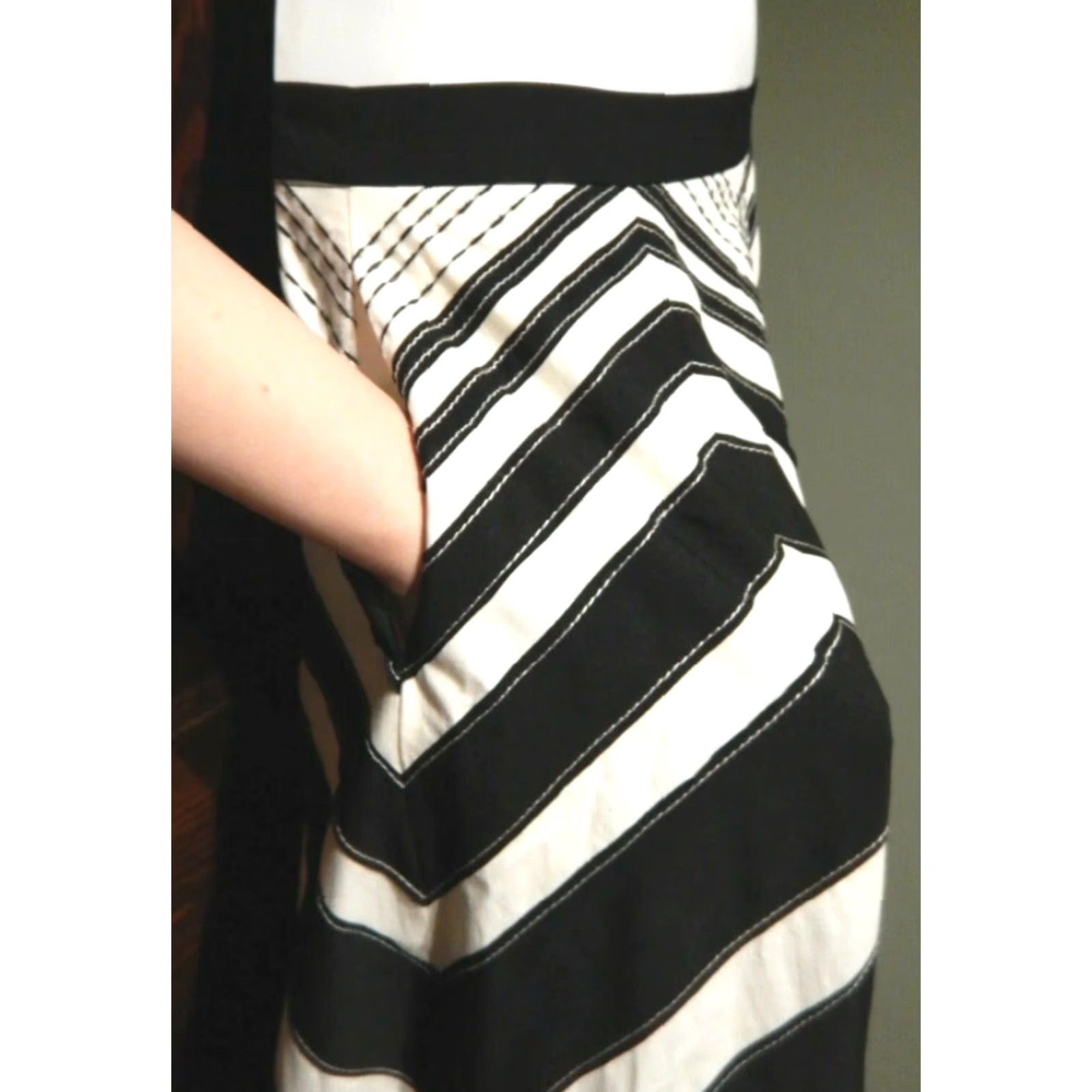 Vintage MEADOW RUE Waverly Chevron Midi Skirt Black Ivory POCKETS Sz 4 Woman Calf-Length A-Line Cotton Polyester Lined Embroidered Patchwork Zipper Size 27" / US 4 / IT 40 - 3 Thumbnail