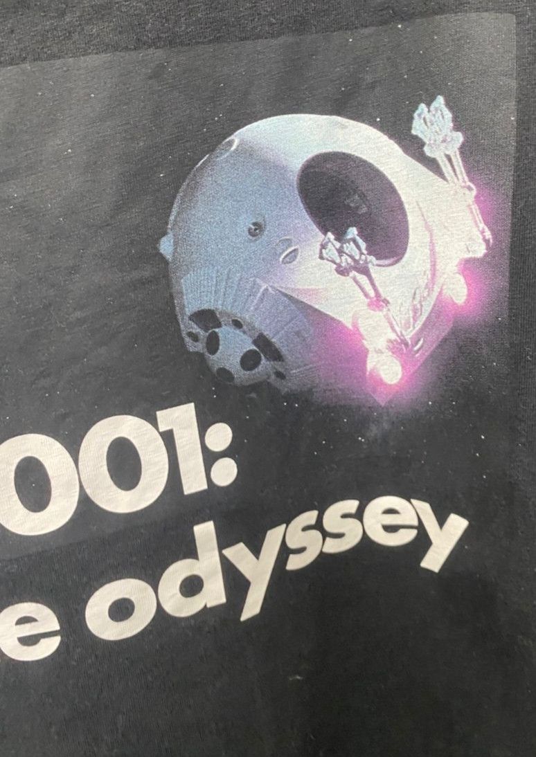 Uniqlo Vintage Uniqlo 2001 A Space Odyssey Tshirt Size US L / EU 52-54 / 3 - 3 Thumbnail