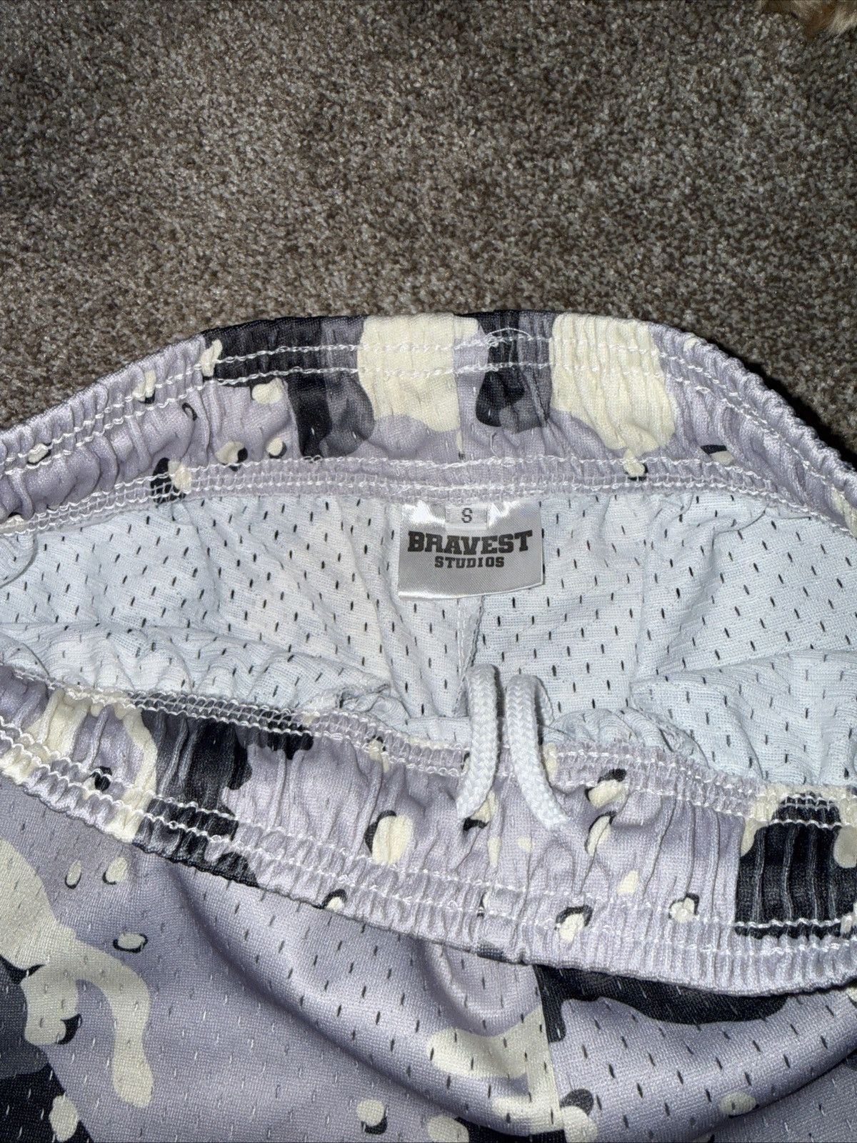 Bravest Studios Bravest Studios Grey Camo Mesh Shorts Size Small Size US 29 - 5 Thumbnail