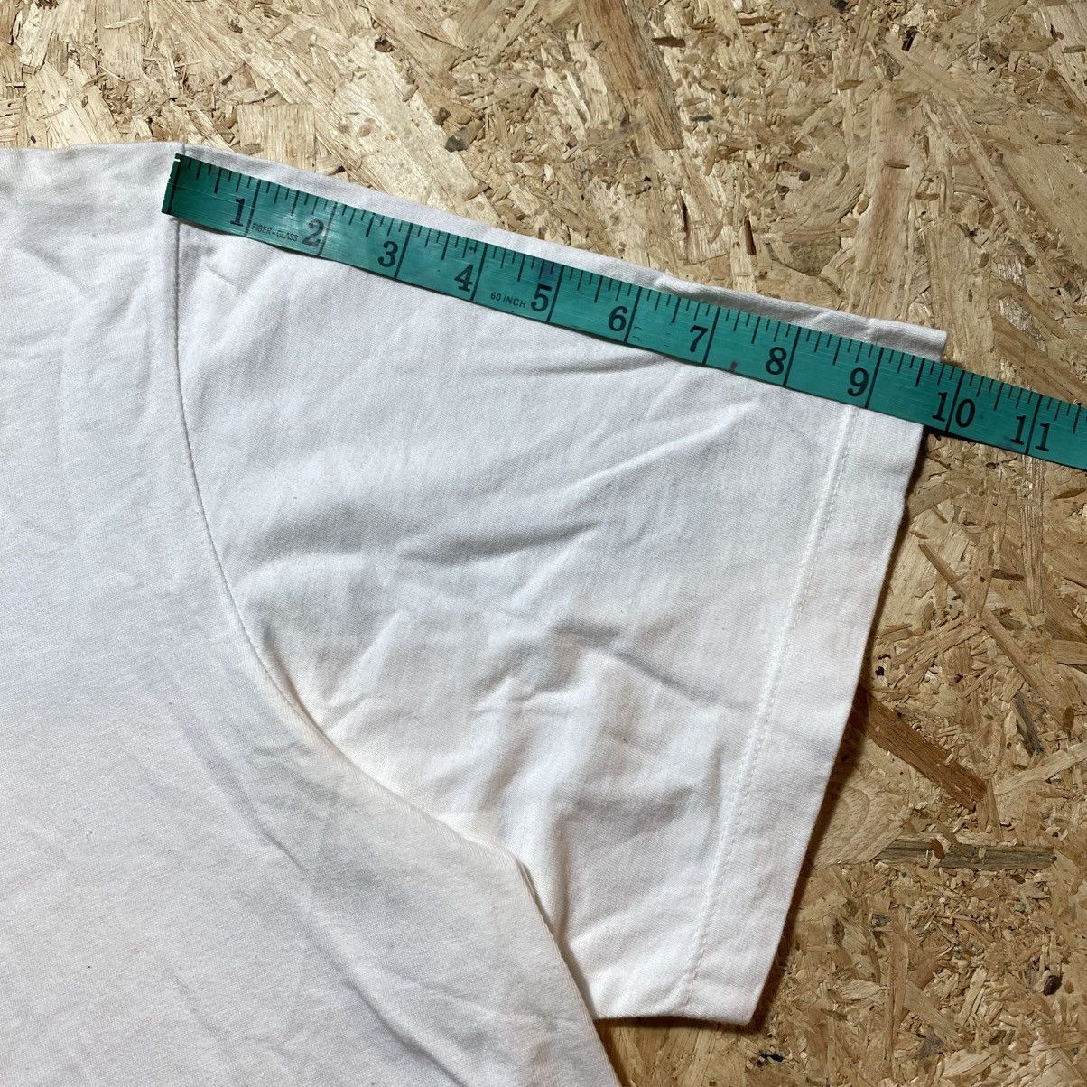 Oakley Vintage Y2K Oakley Tee Size US L / EU 52-54 / 3 - 14 Thumbnail