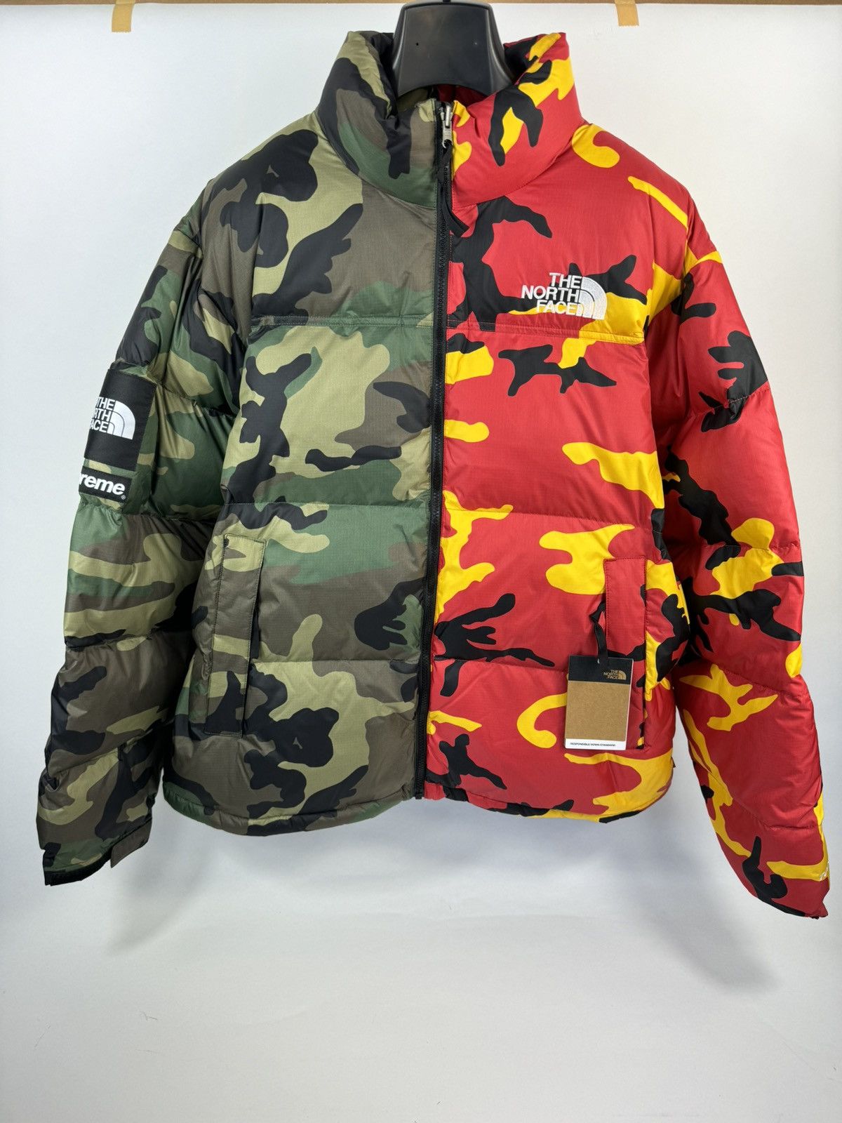 Supreme × The North Face ZIP SPLIT CAMO PUFFER JACKET Size US XL / EU 56 / 4 - 1 Thumbnail