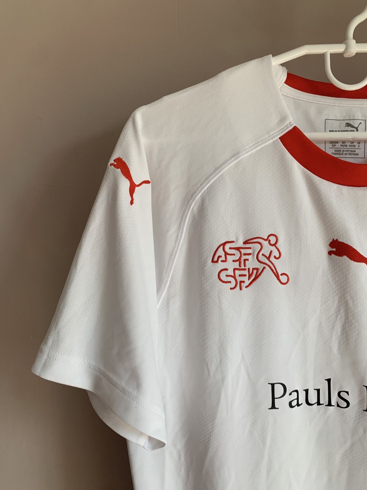 Puma Switzerland 2018 Away Football Shirt Puma Soccer Jersey Sz S Size US S / EU 44-46 / 1 - 3 Thumbnail