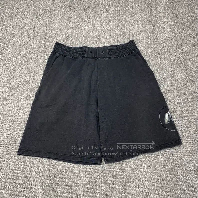 Givenchy Givenchy size L Ape Head Shorts Size US 27 - 1 Thumbnail