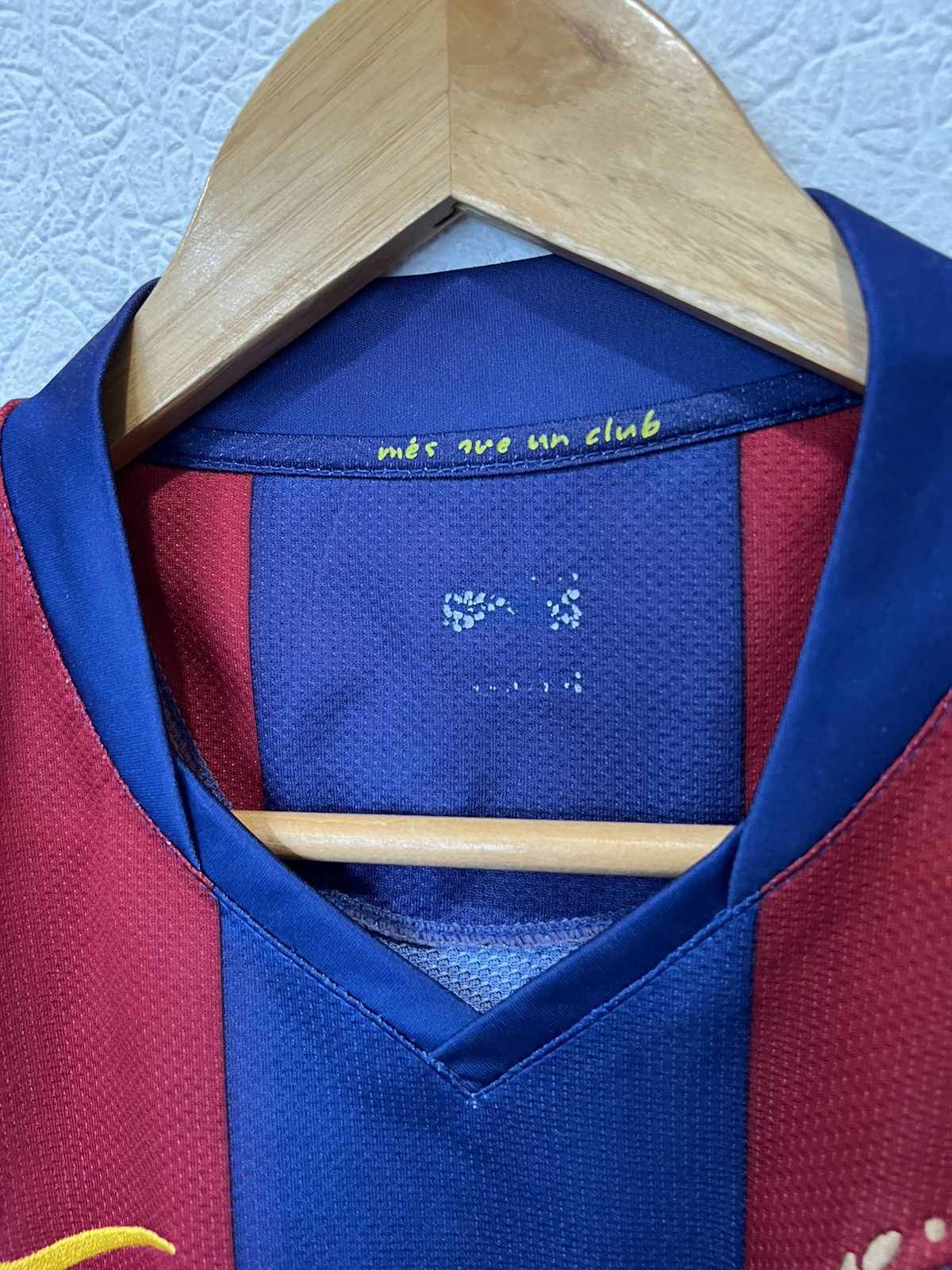 Nike RONALDINHO Nike Barcelona 2007/2008 Home Kit Soccer Jersey Size US S / EU 44-46 / 1 - 4 Thumbnail
