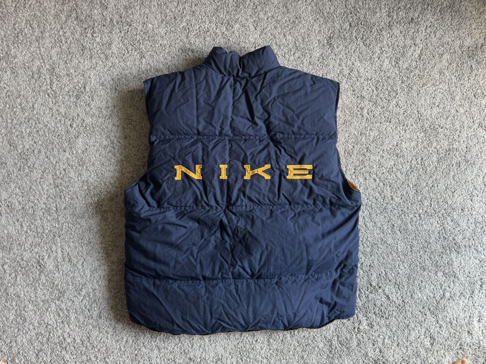 Nike Vintage 90's Nike Drill Black Puffer Vest Big reverse Logo Size US XL / EU 56 / 4 - 2 Thumbnail