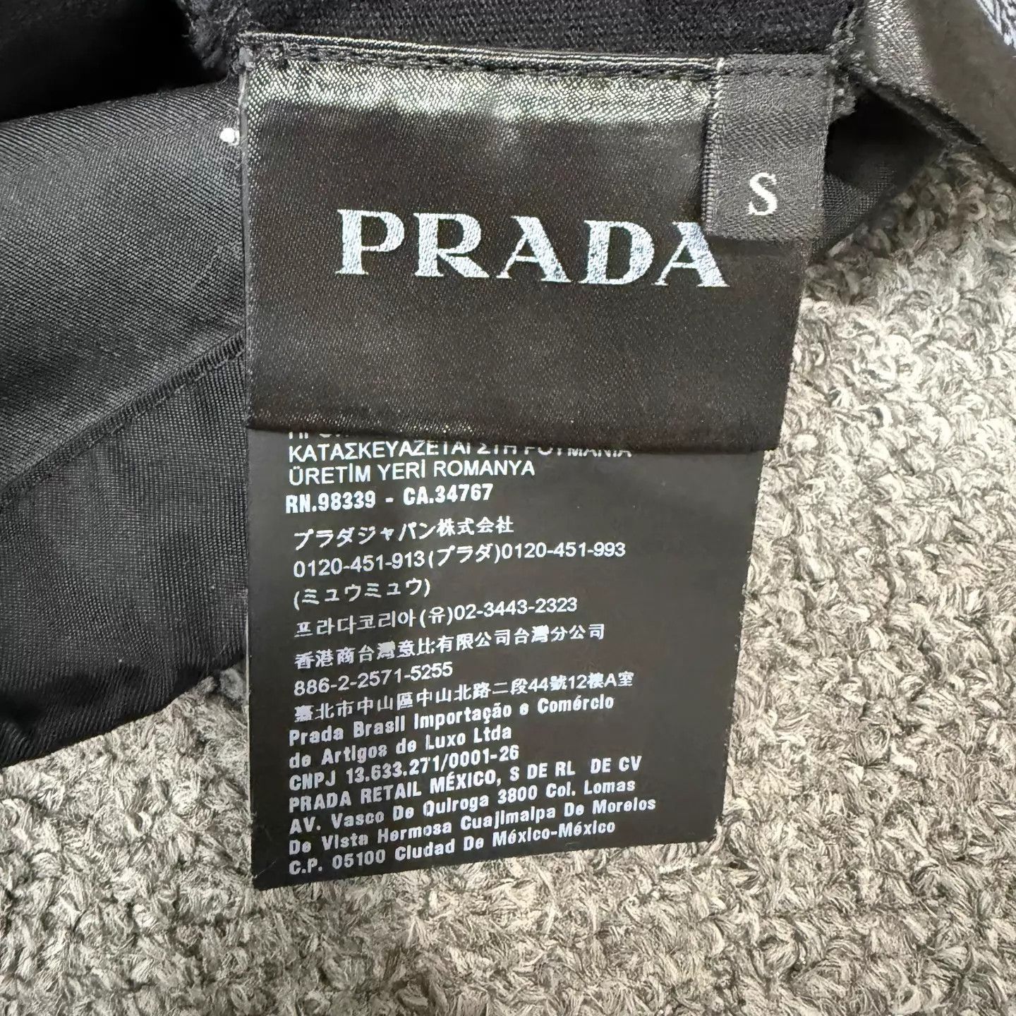 Prada Prada black crew nylon short sleeve S 95 new Size US S / EU 44-46 / 1 - 4 Thumbnail