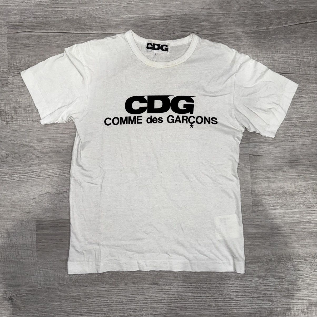 Comme des Garcons Comme des Garçons CDG Logo Tee – White/Black Size US S / EU 44-46 / 1 - 1 Thumbnail