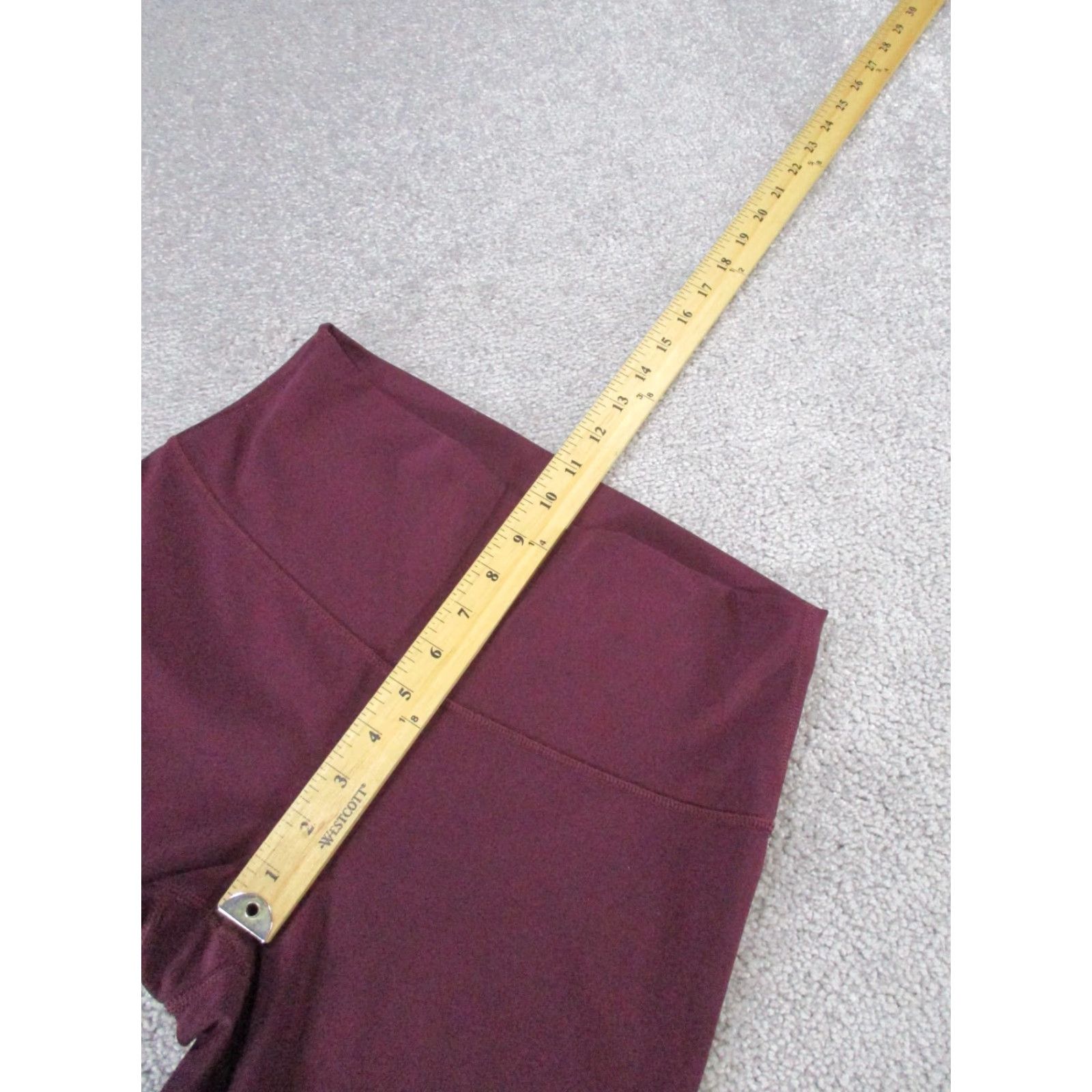 Lululemon Lululemon Leggings Womens 10 Wunder Under Crop HR Burgundy Red Shirt Cropped Athletic Activewear Women 10 Red 90s? Size 32" / US 10 / IT 46 - 5 Thumbnail
