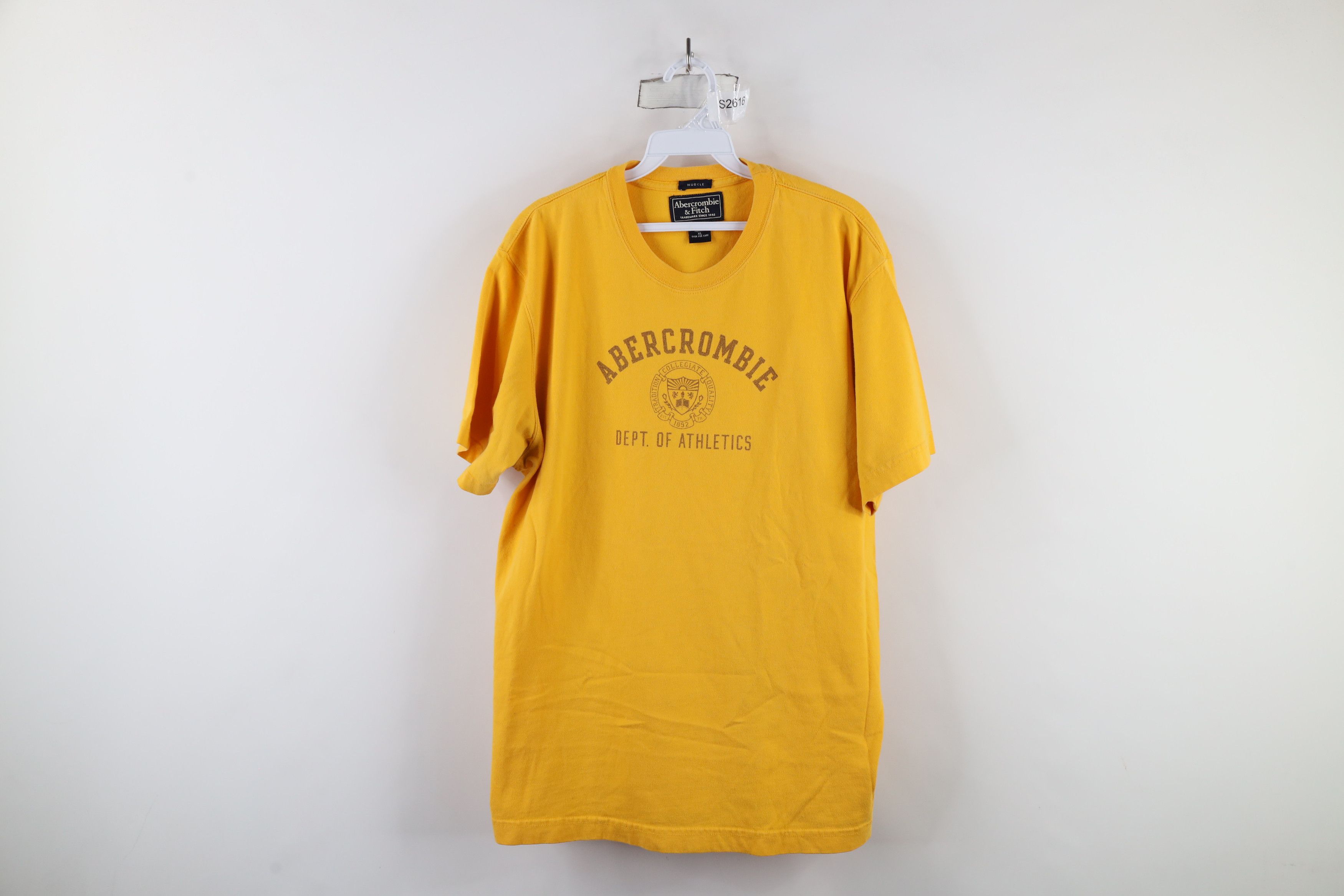 Abercrombie & Fitch × Vintage Vintage Abercrombie & Fitch Spell Athletics T-Shirt Yellow Size US XL / EU 56 / 4 - 1 Thumbnail