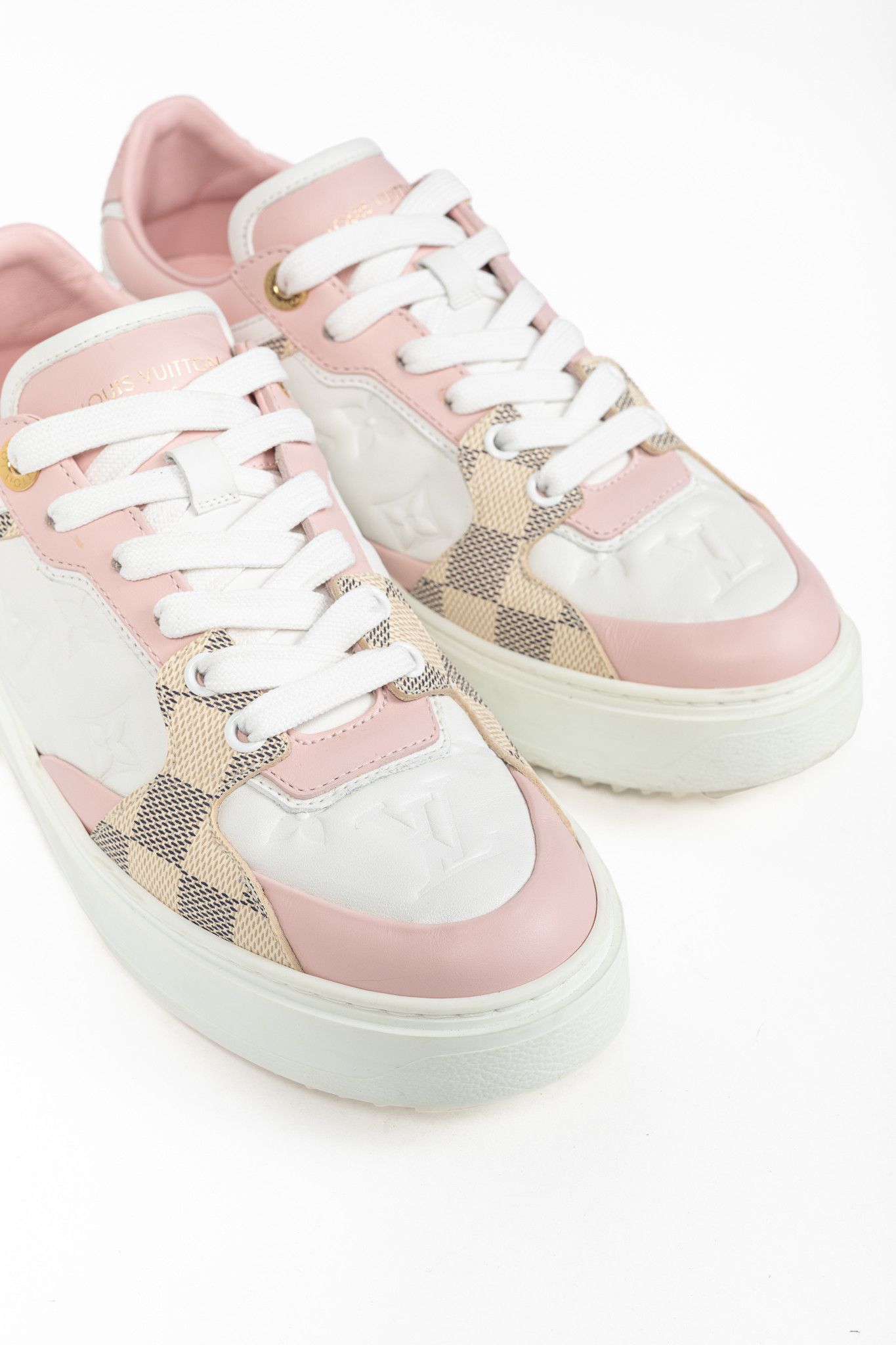 Louis Vuitton Louis Vuitton Time Out Embossed & Damier Azur Sneakers Size US 7.5 / IT 37.5 - 6 Thumbnail