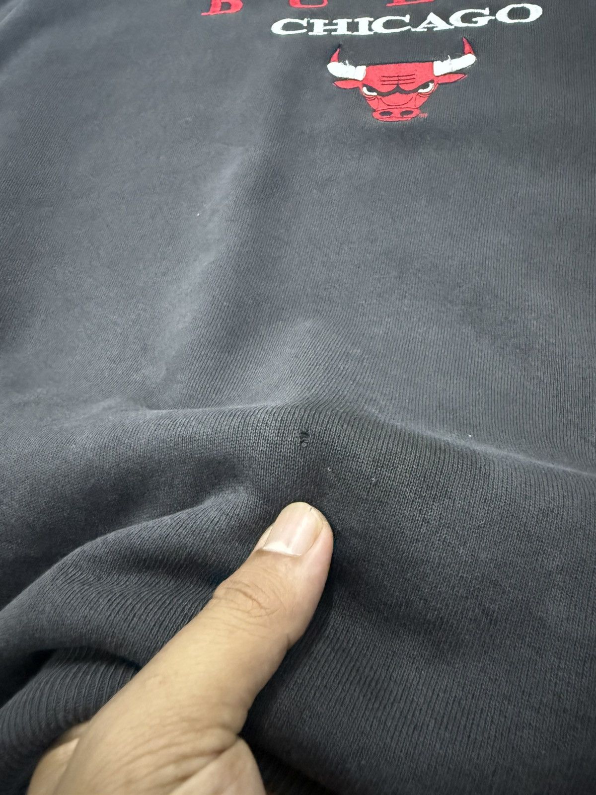 Vintage 🔥 Vtg 90s Faded Salem NBA Chicago Bulls USA Embroided Logo Size US L / EU 52-54 / 3 - 8 Thumbnail