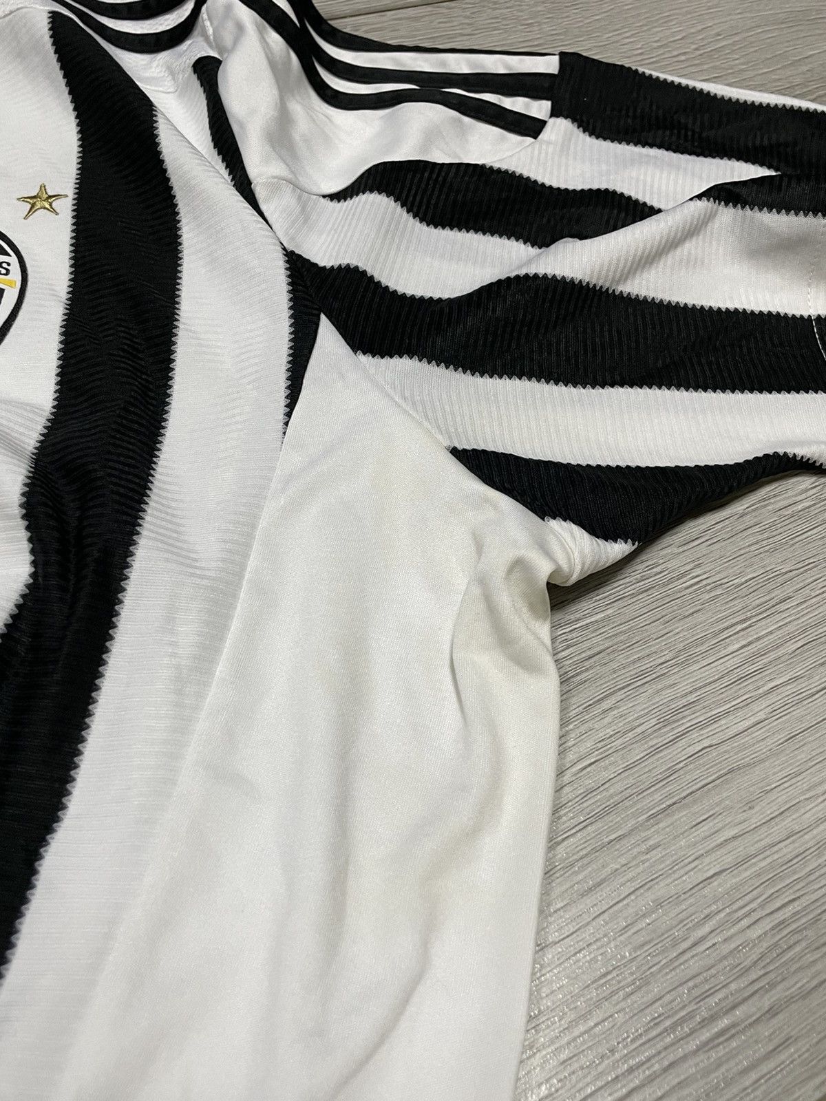 Adidas Adidas Juventus 2015 Jersey Jeep striped Size US XL / EU 56 / 4 - 5 Thumbnail