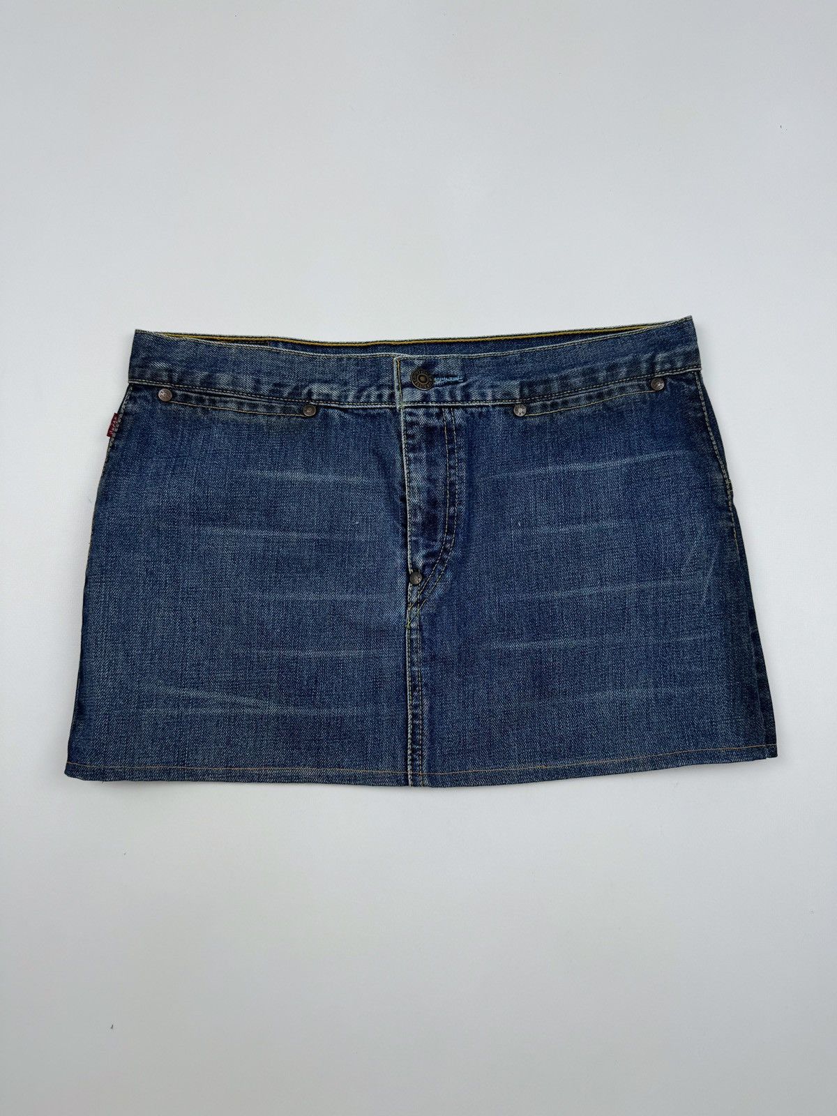 Levi's Y2K Vintage Levi’s 621 Mini Jeans Skirt Size 30" / US 8 / IT 44 - 1 Thumbnail