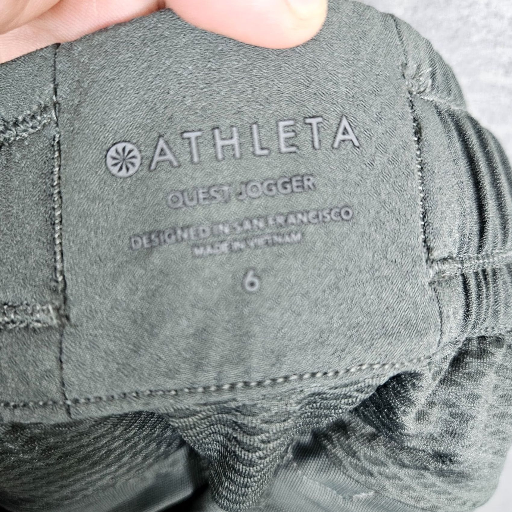 Athleta Athleta Jogger Pants Women's Size 6 Green Athletic Inseam 28 in Lined Tapered Casual Activewear Summer Spring Fall Winter Size 28" / US 6 / IT 42 - 4 Thumbnail