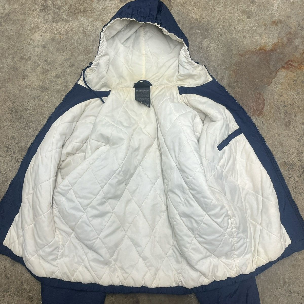 Adidas Vintage Adidas Windbreaker Jacket Mens Large Navy Puffer Size US L / EU 52-54 / 3 - 3 Thumbnail