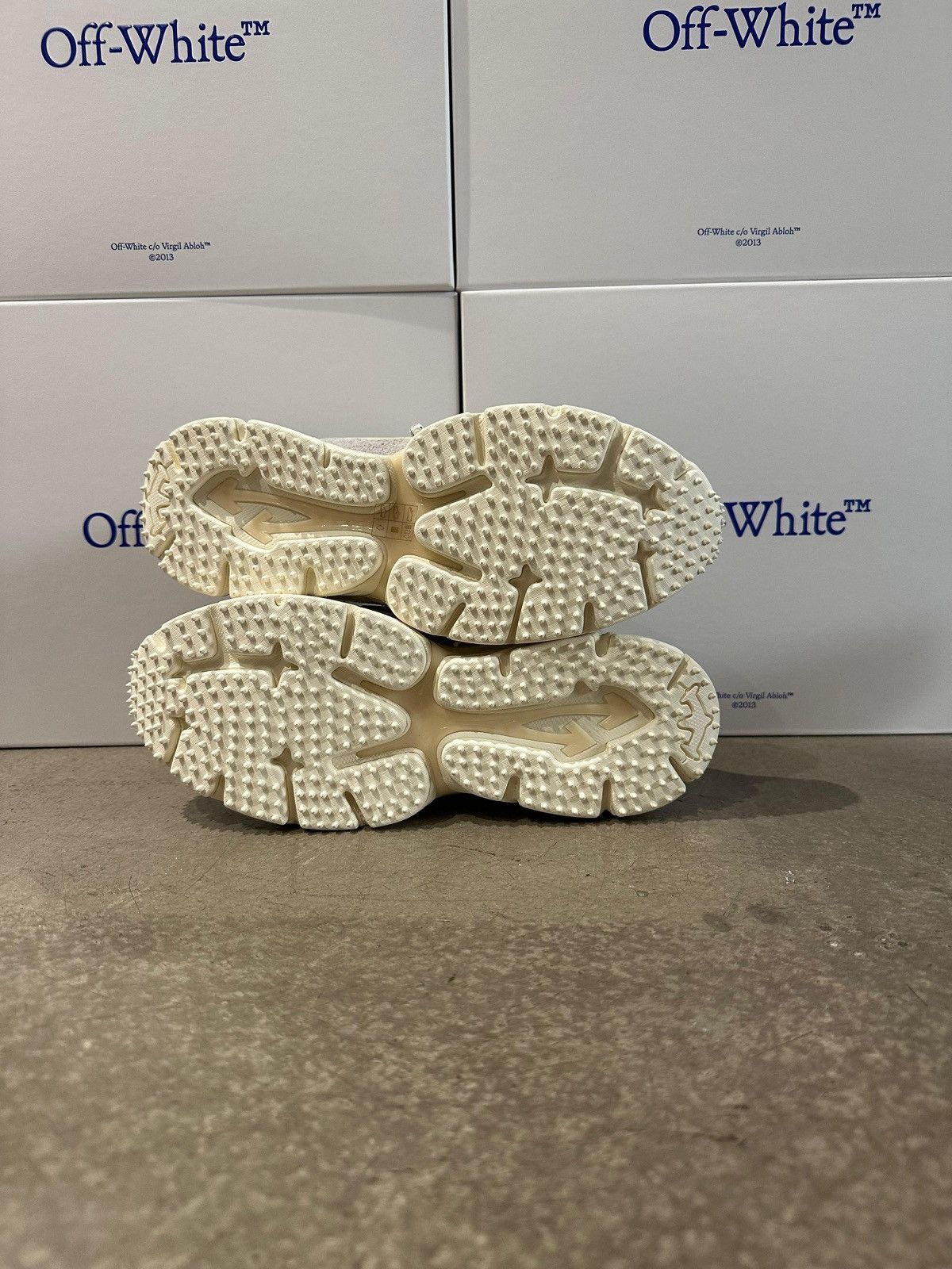 Off-White OFF-WHITE - Be Right Back Sneakers Back Suede White Black Size US 11 / EU 44 - 2 Thumbnail