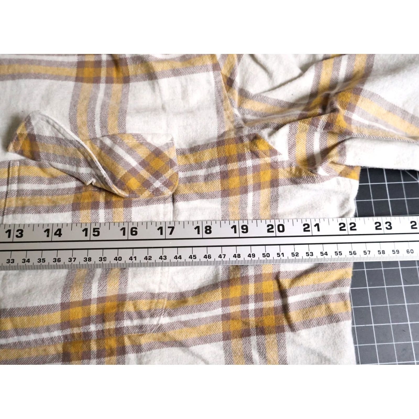 Patagonia Patagonia Shirt Women's XL Beige Yellow Plaid Flannel 100% Cotton Lightweight Chest Pockets Button-Up Casual Outdoor Size XL / US 12-14 / IT 48-50 - 5 Thumbnail