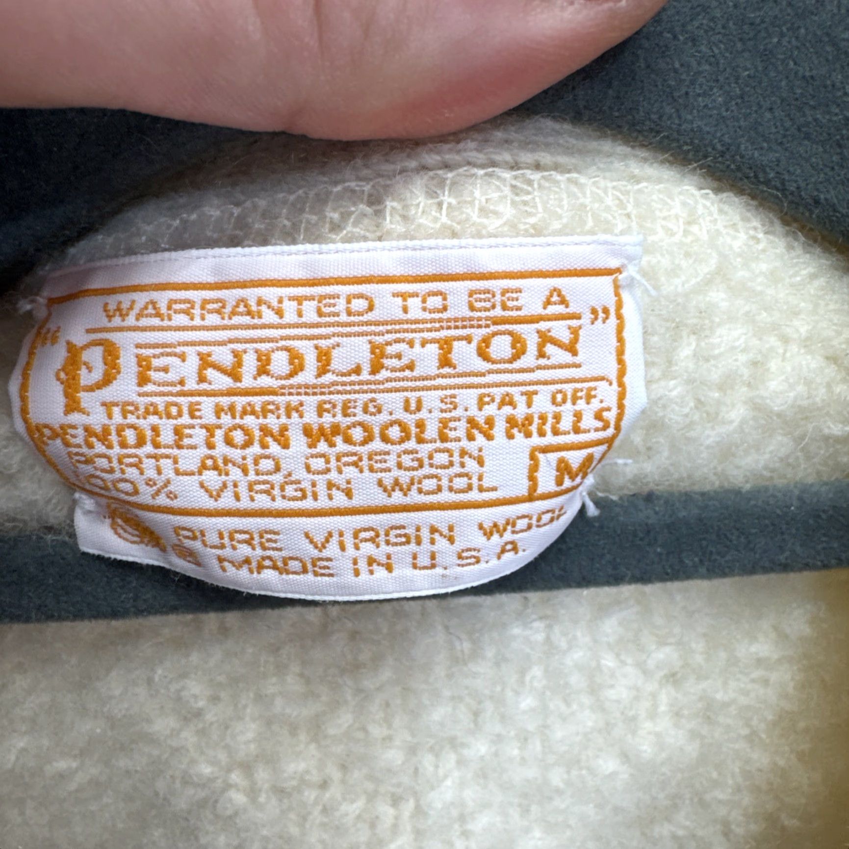 Pendleton VINTAGE Pendleton Women's V Neck Cardigan Sweater 100% Pure Virgin Wool Sz M Ivory 1970s Secretary/Geek Mens? Size M / US 6-8 / IT 42-44 - 2 Thumbnail