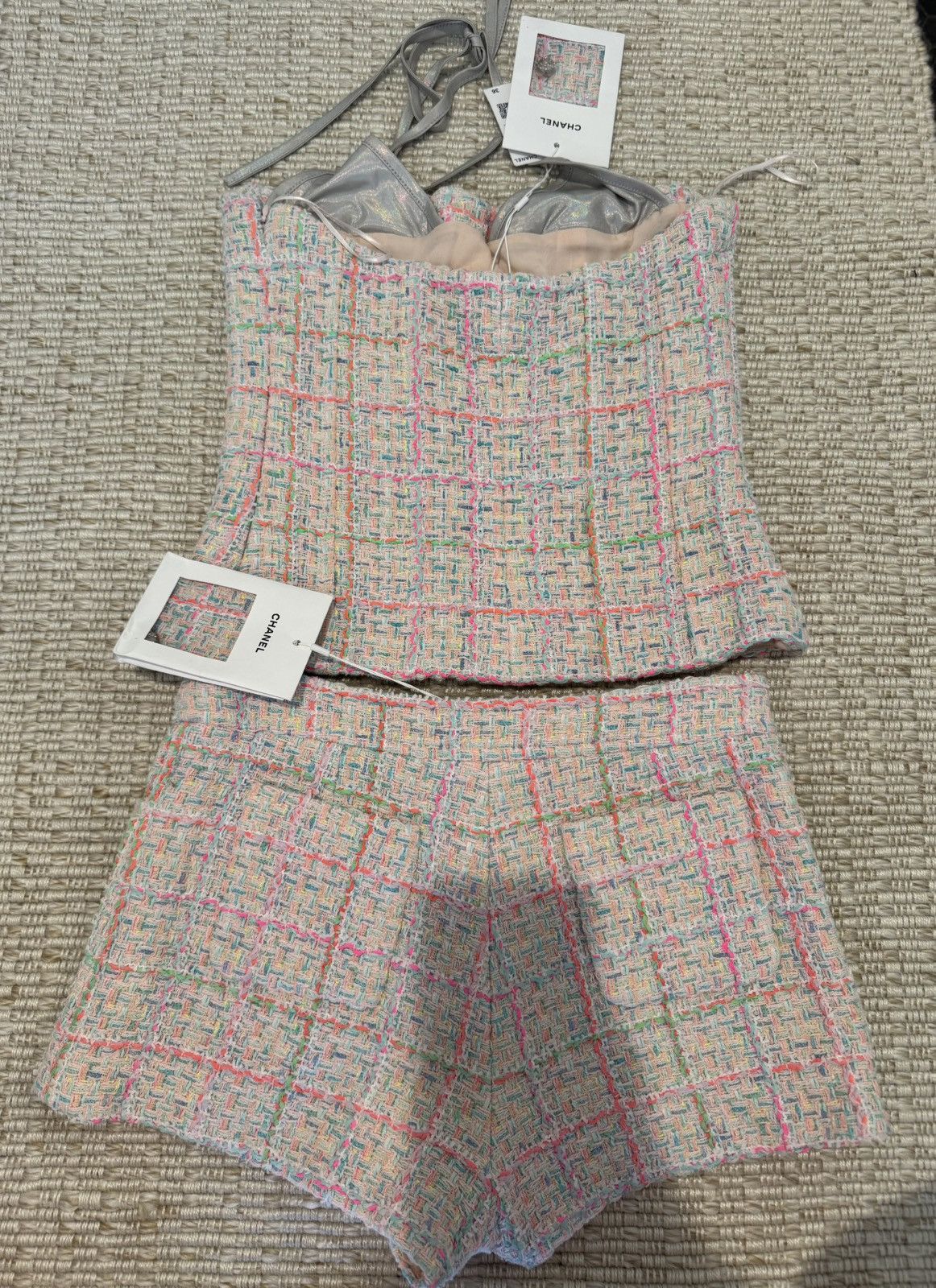 Chanel Chanel 24C tweed top shorts set szie 36 Size XS / US 0-2 / IT 36-38 - 4 Thumbnail