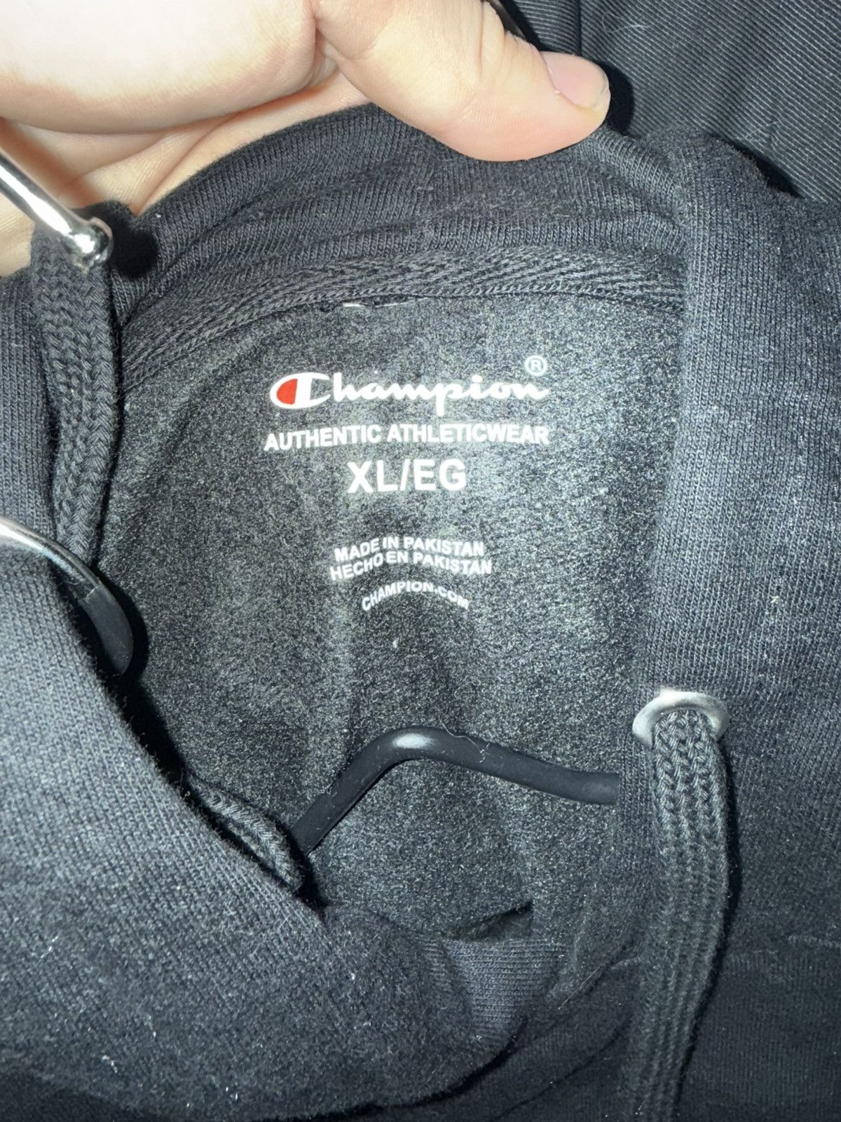 Champion CHAMPION BLACK HOODIE Size US XL / EU 56 / 4 - 4 Thumbnail