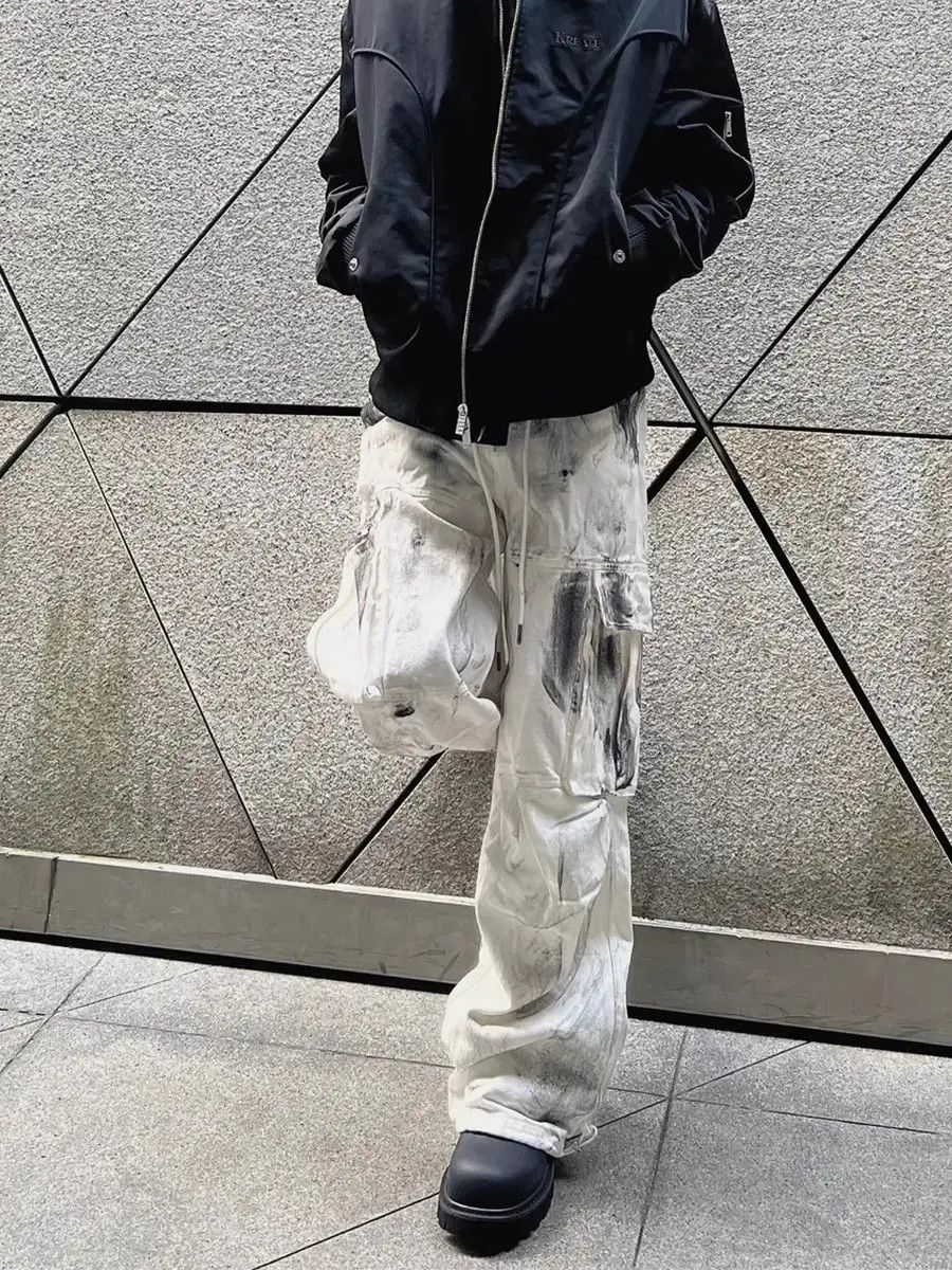 Japanese Brand Multi pocket tie dyed straight leg floor mopping jeans Size US 32 / EU 48 - 3 Thumbnail