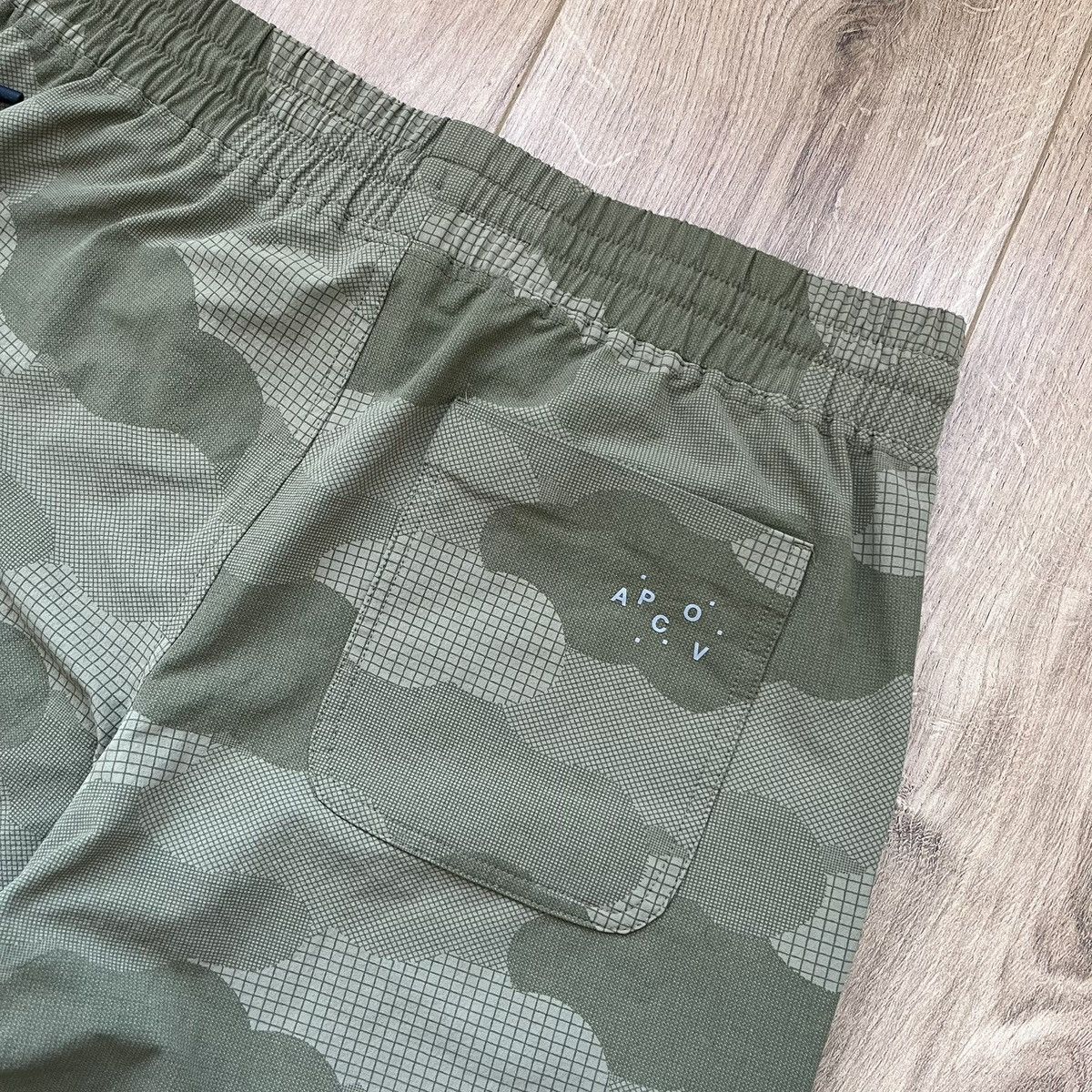 A.P.C. × Outdoor Voices A.P.C. x Outdoor Voices “a.p.c.o.v.” activewear pants Size US 38 / EU 54 - 6 Thumbnail