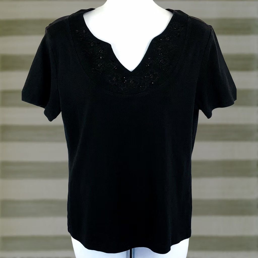 Vintage Karen Scott Black Beaded V-Neck Short Sleeve T-Shirt S Casual Womens Size S / US 4 / IT 40 - 1 Thumbnail