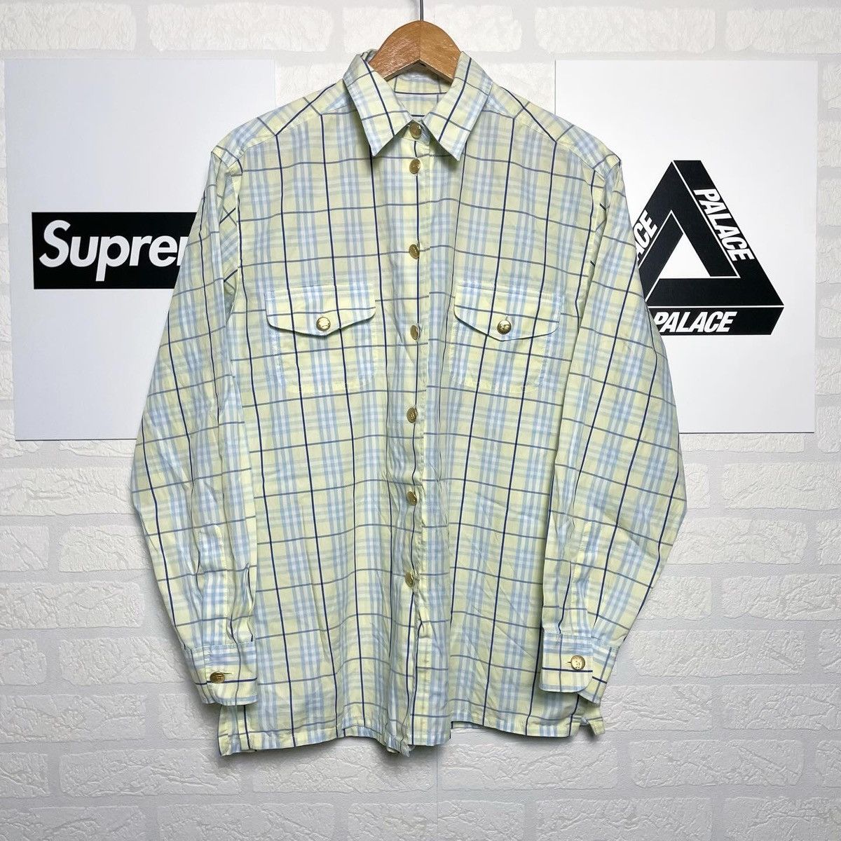 Burberry Burberry monogram shirts botton nova rare Size US M / EU 48-50 / 2 - 1 Thumbnail